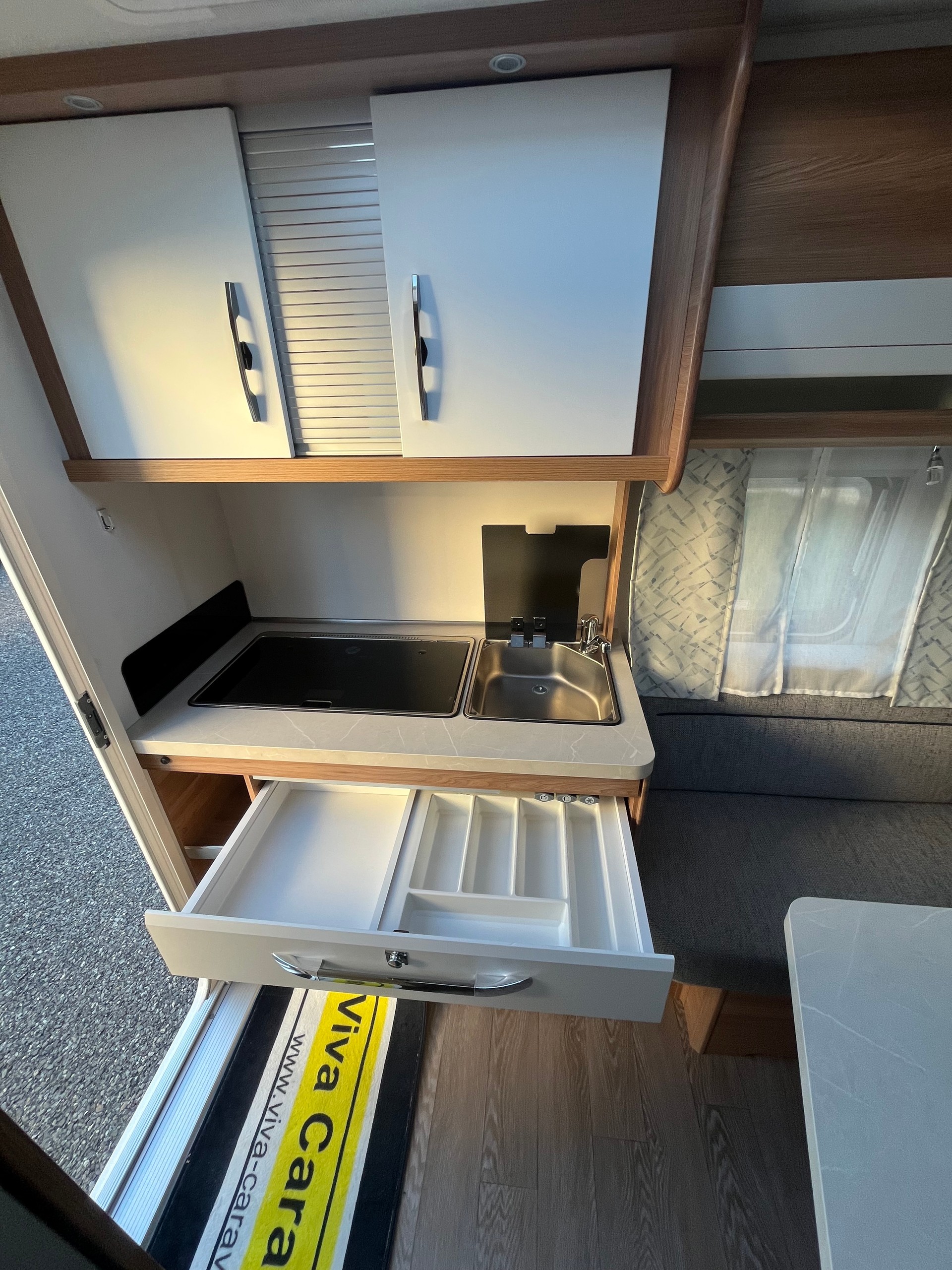 HOBBY De Luxe 400 SFE ***Neuwertig***-image-8