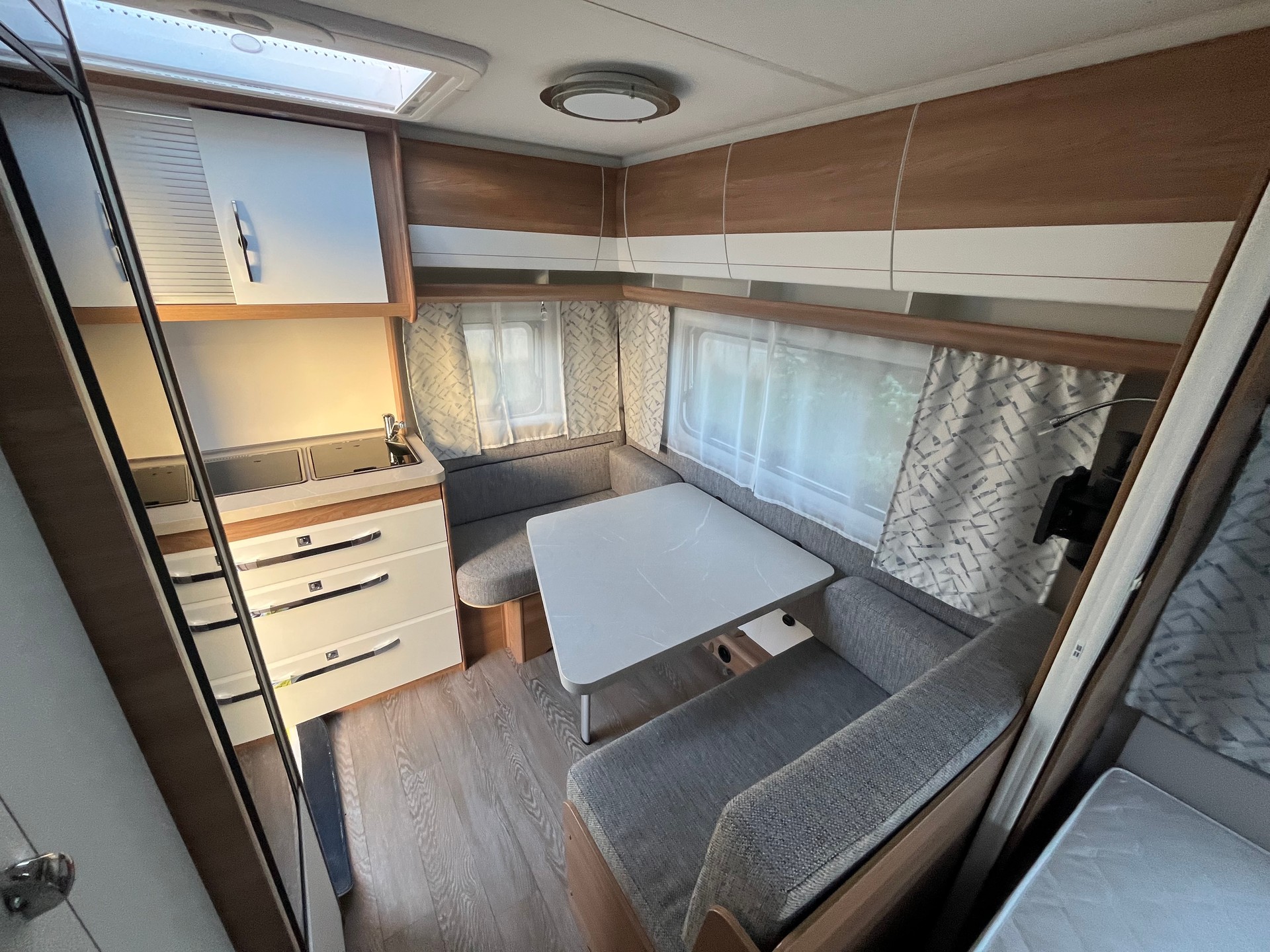 HOBBY De Luxe 400 SFE ***Neuwertig***-image-7