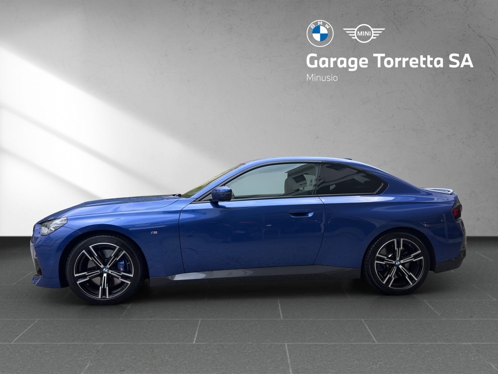 BMW 220i M Sport-image-1