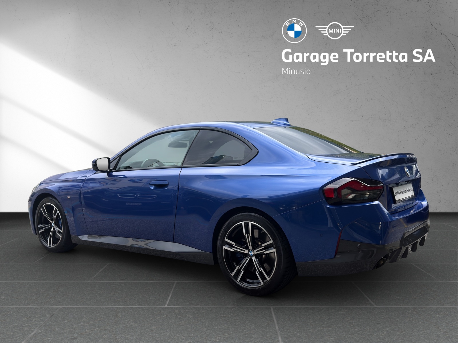 BMW 220i M Sport-image-2