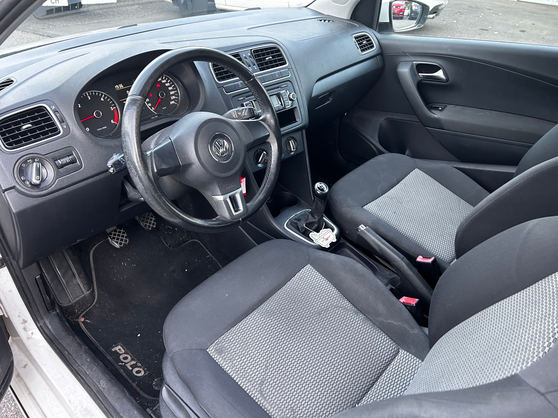VW Polo 1.2 TDI BlueMotion Trendline-image-9