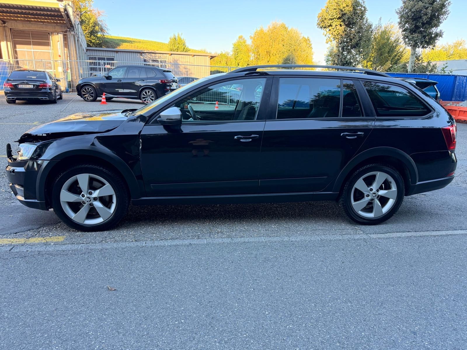 SKODA Octavia Combi 2.0 TDI Scout 4x4 DSG-image-4