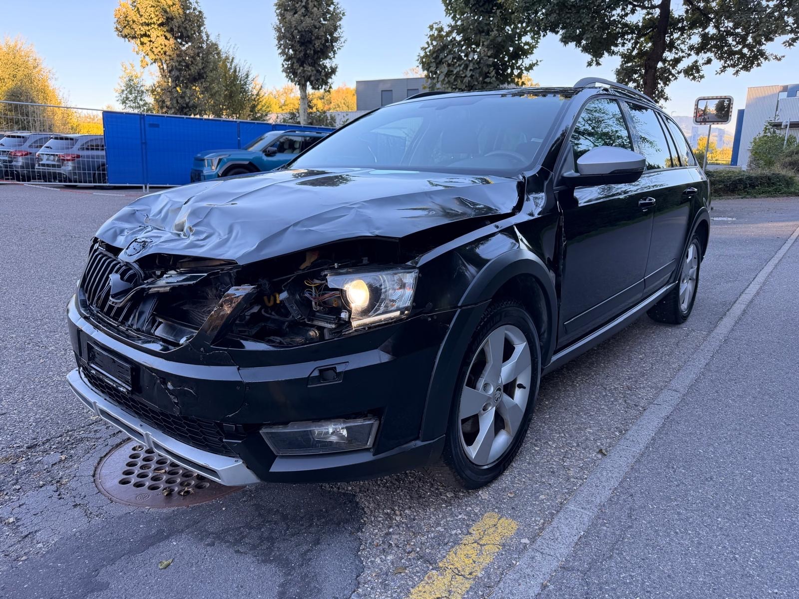 SKODA Octavia Combi 2.0 TDI Scout 4x4 DSG-image-5