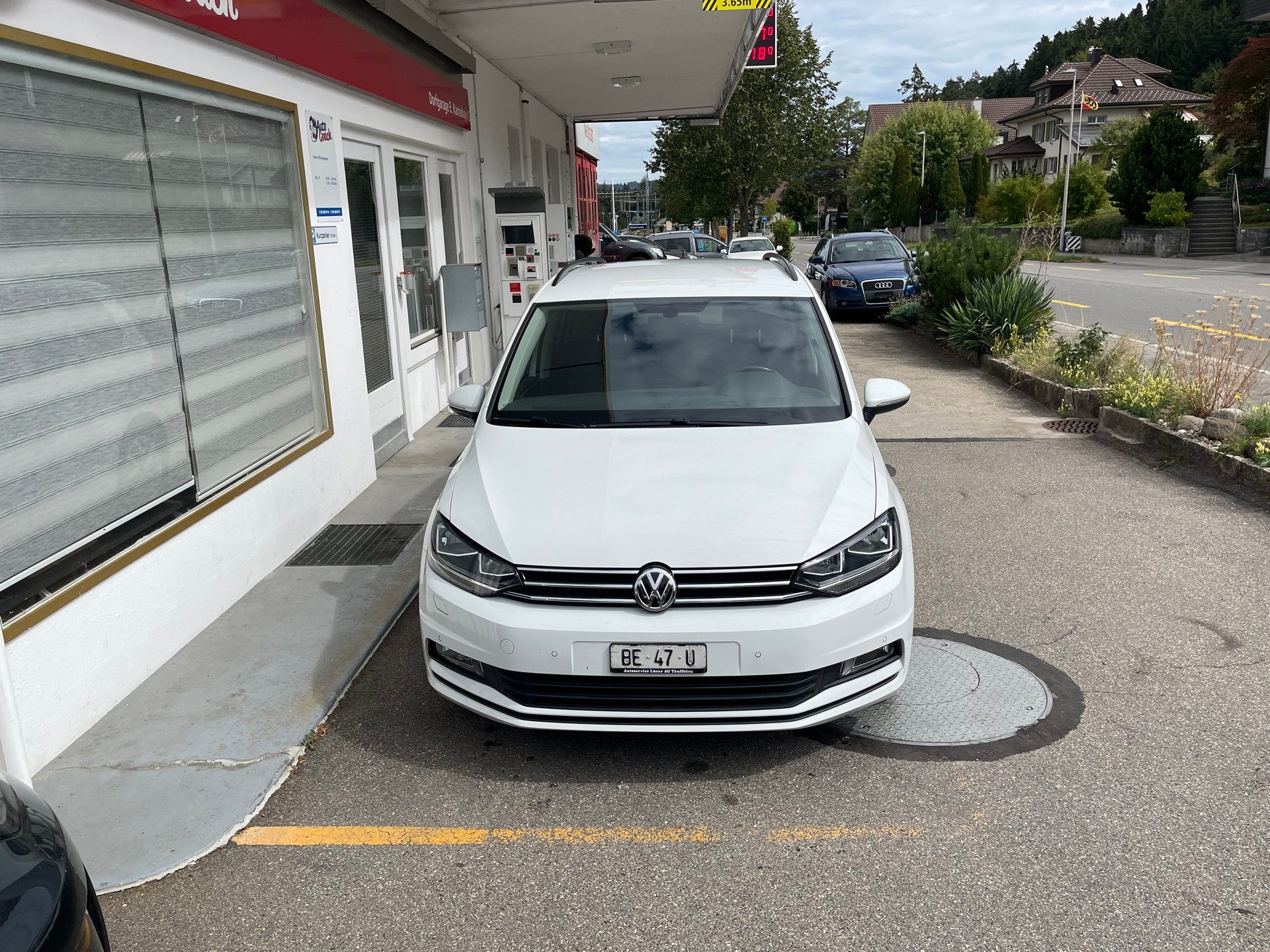 VW Touran 2.0 TDI BlueMotion Technology Highline DSG-image-1