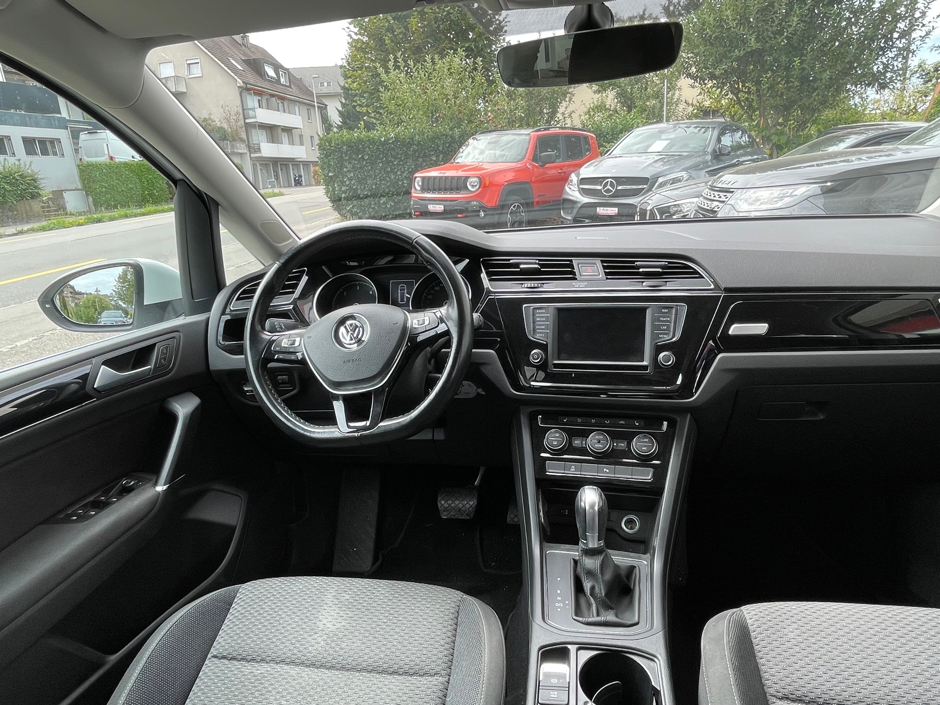 VW Touran 2.0 TDI BlueMotion Technology Highline DSG-image-5
