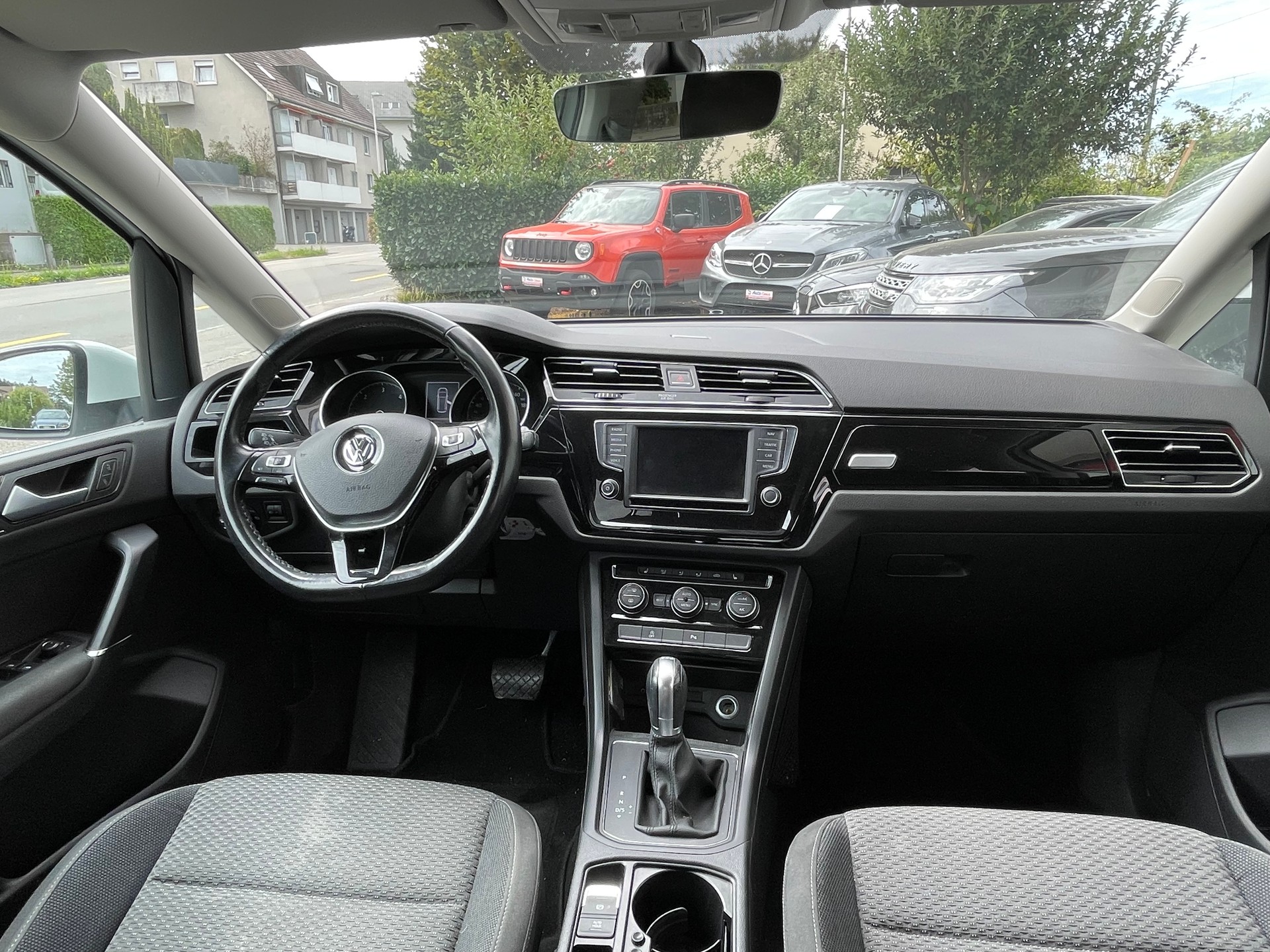 VW Touran 2.0 TDI BlueMotion Technology Highline DSG-image-4