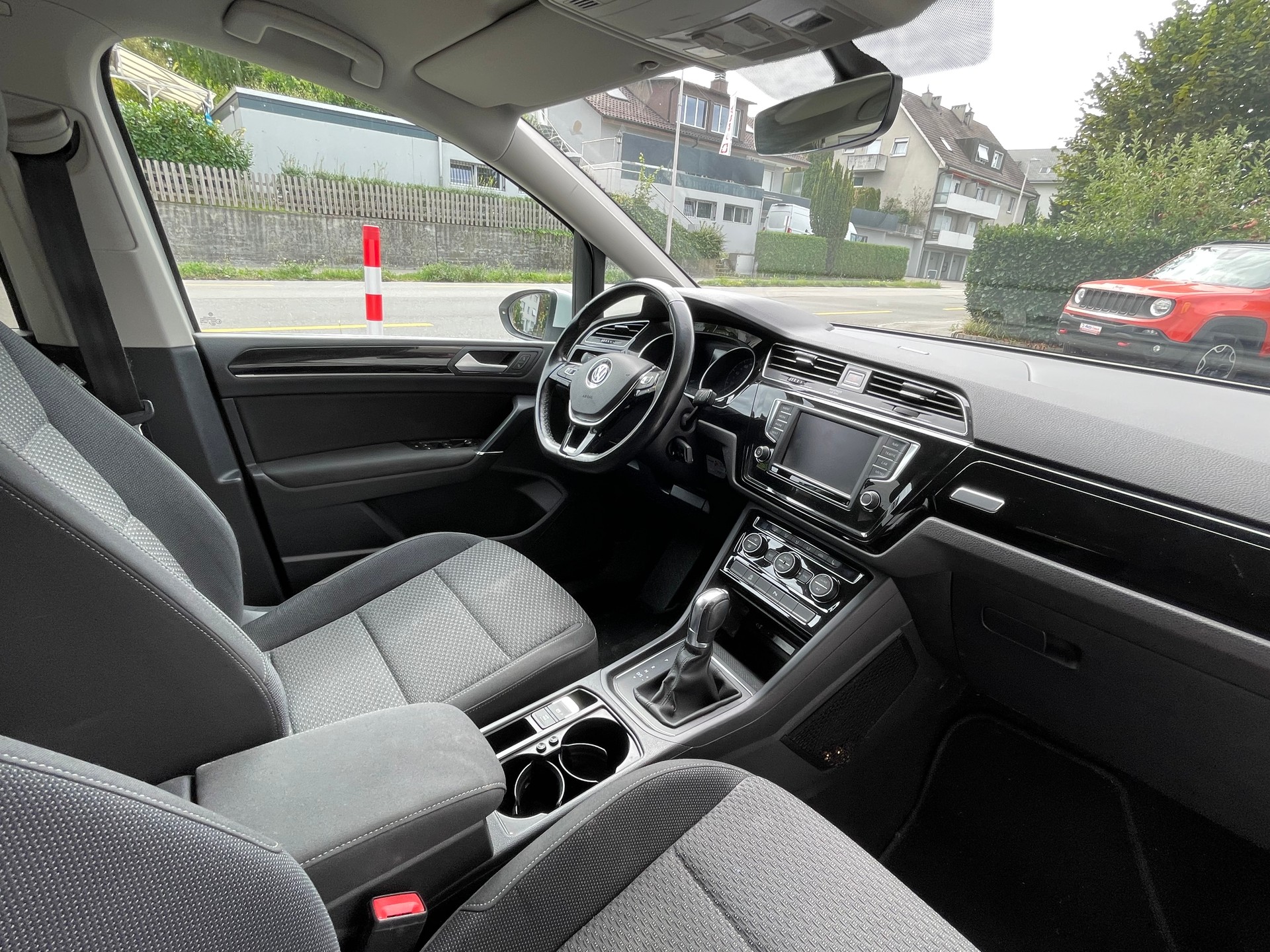 VW Touran 2.0 TDI BlueMotion Technology Highline DSG-image-6