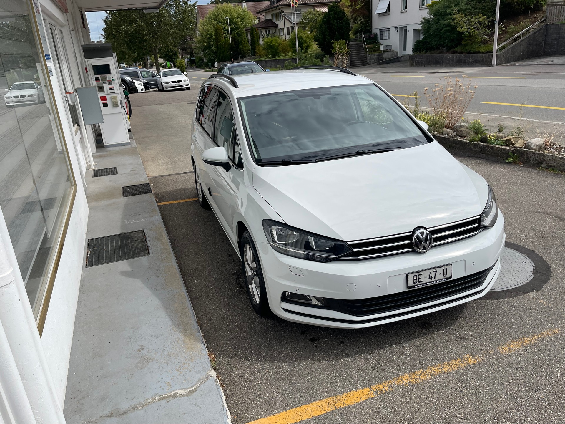 VW Touran 2.0 TDI BlueMotion Technology Highline DSG-image-3