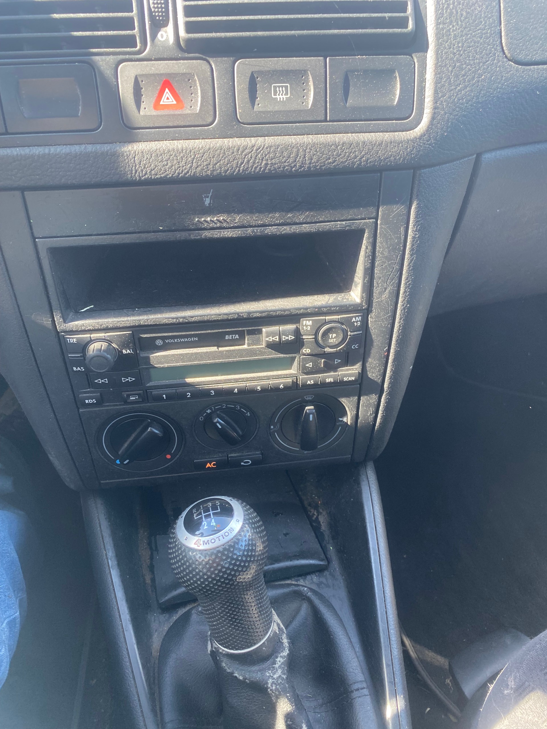 VW Golf 1.8 Comfortline 4Motion-image-1