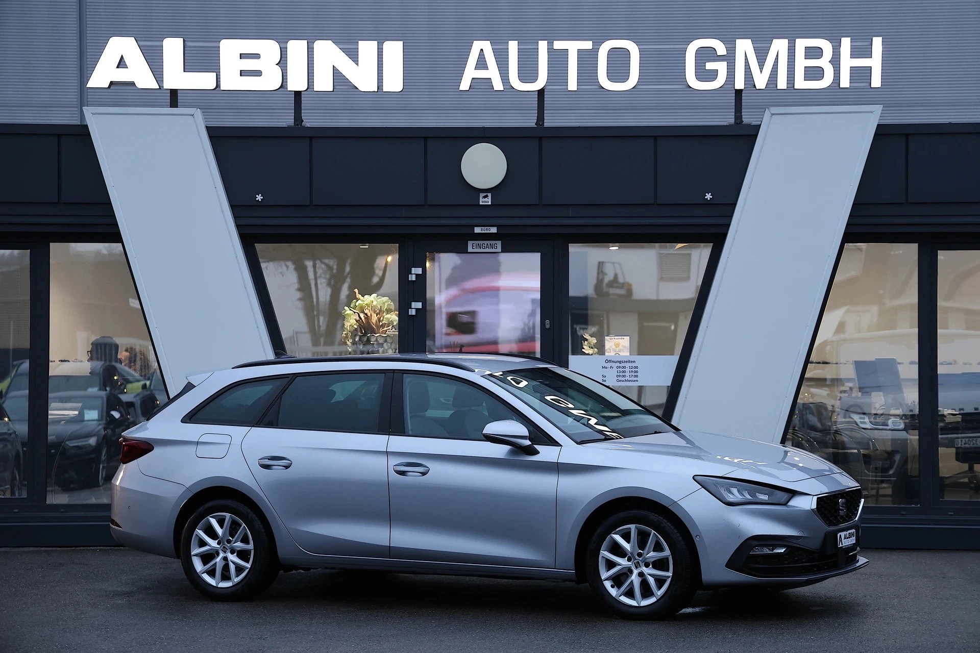 SEAT Leon ST 2.0 TDI Style DSG-image-1