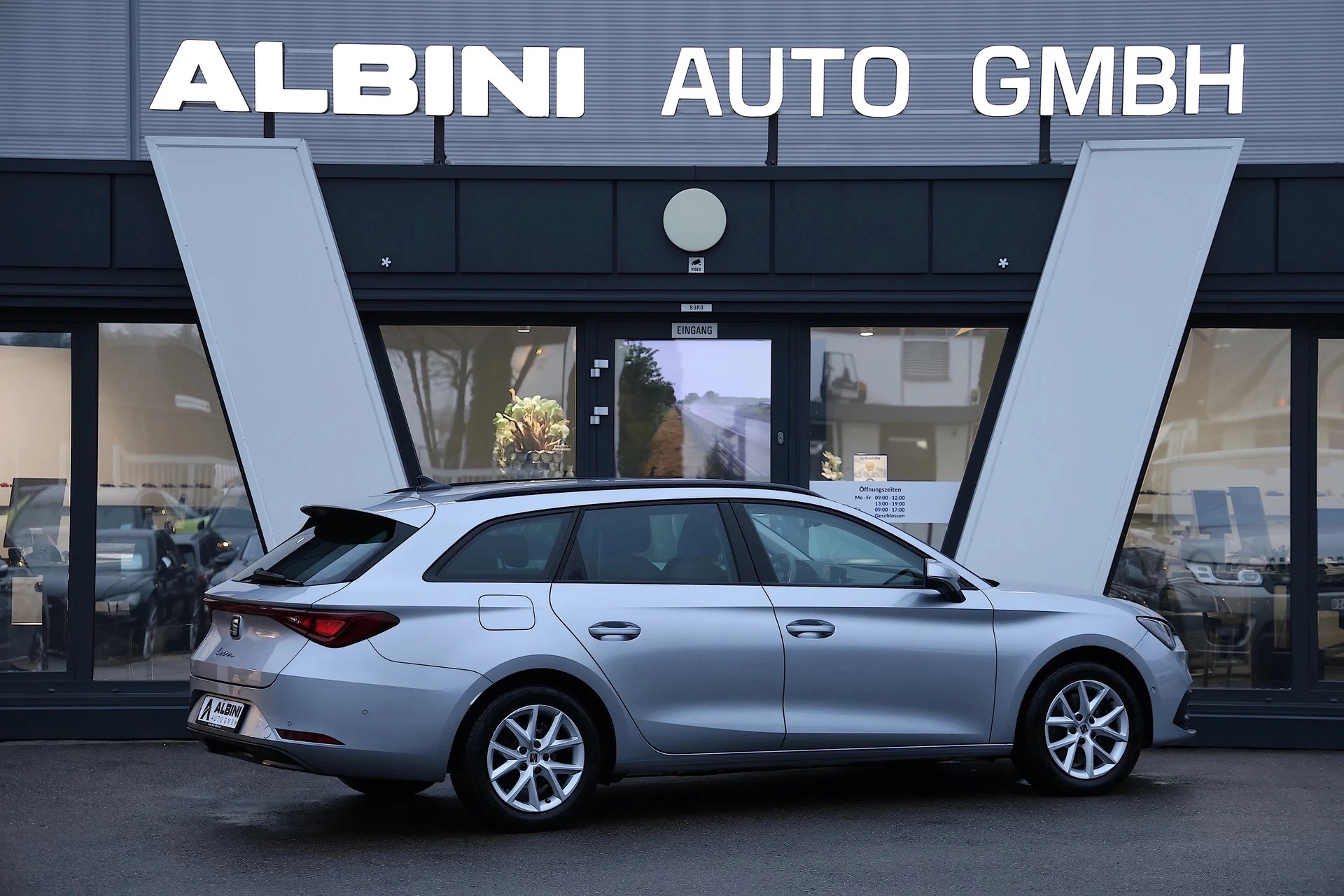 SEAT Leon ST 2.0 TDI Style DSG-image-2