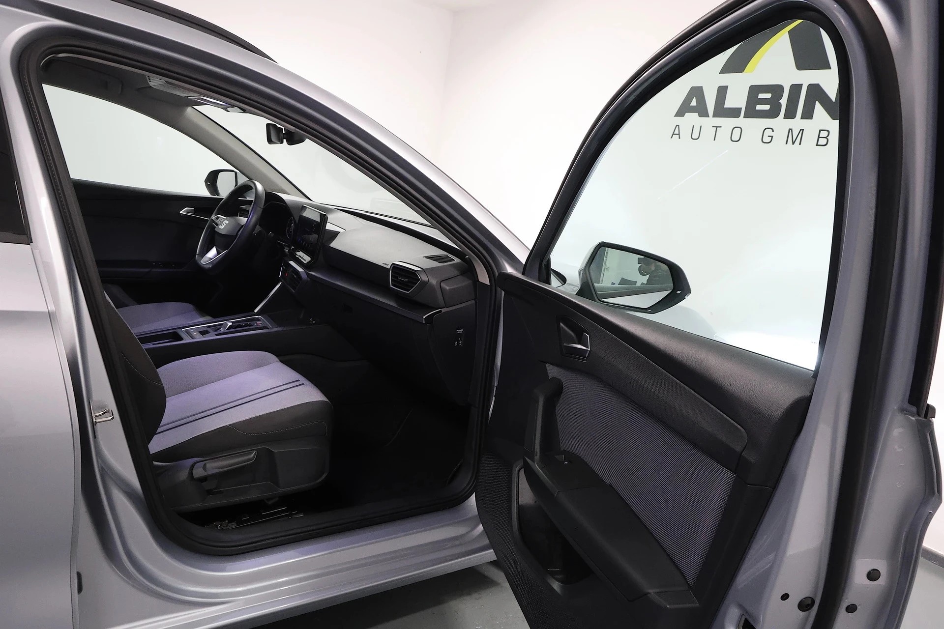 SEAT Leon ST 2.0 TDI Style DSG-image-10