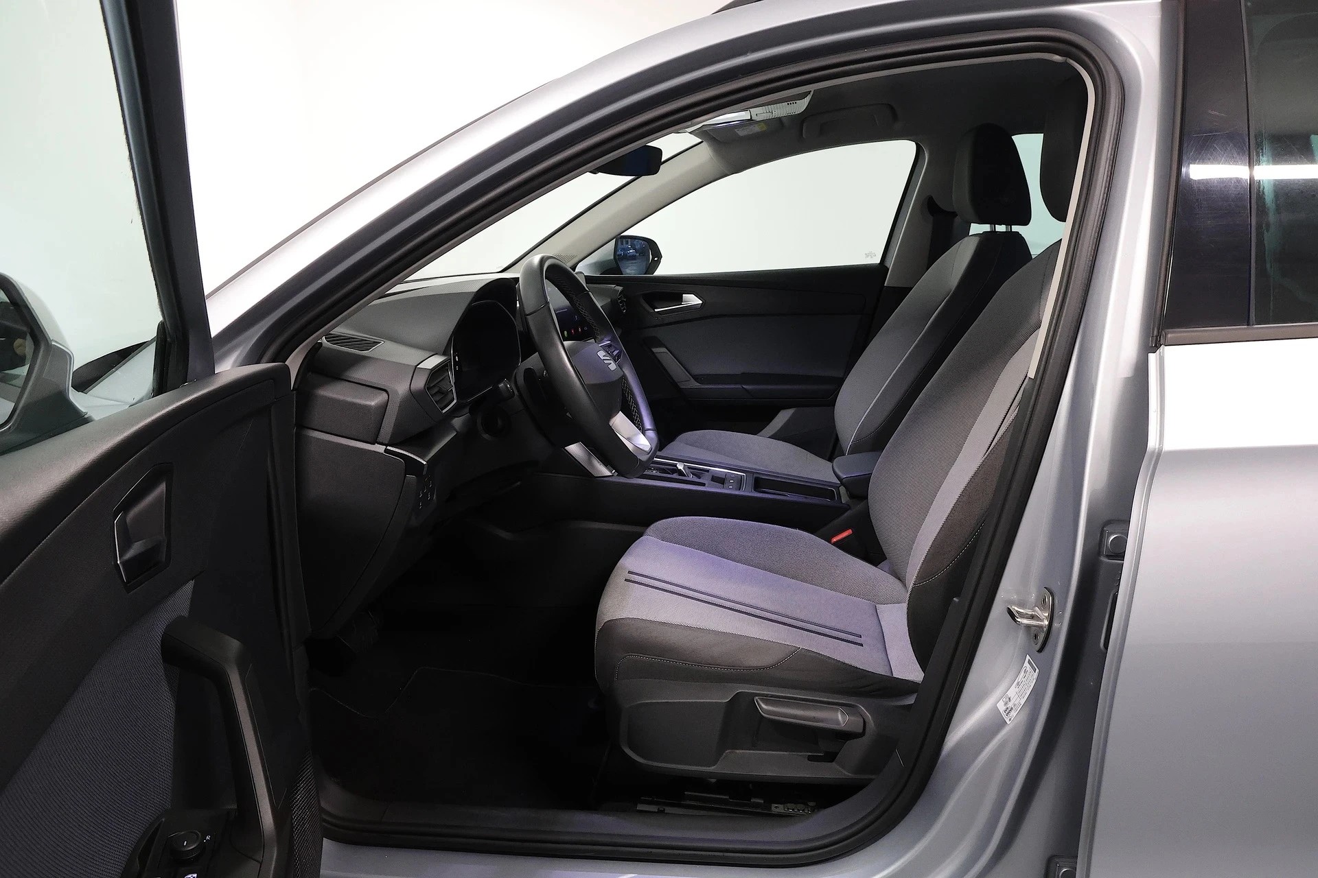 SEAT Leon ST 2.0 TDI Style DSG-image-5