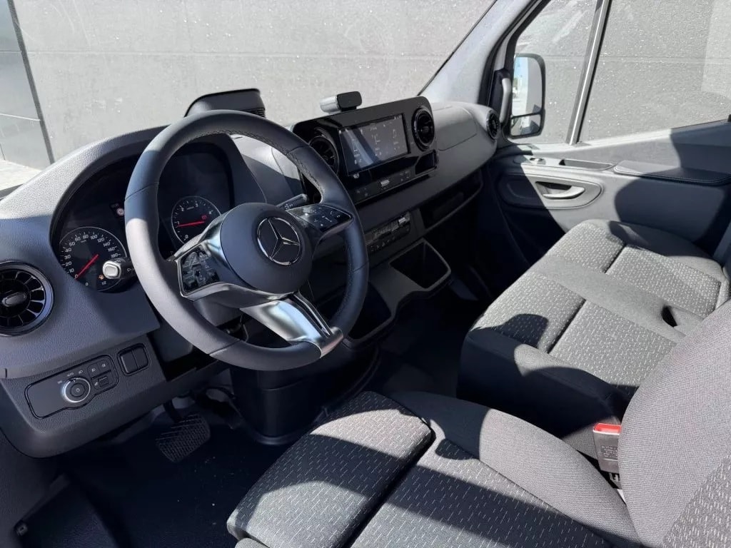 MERCEDES-BENZ Sprinter 319 CDI Lang 9G-TRONIC 4x4-image-5