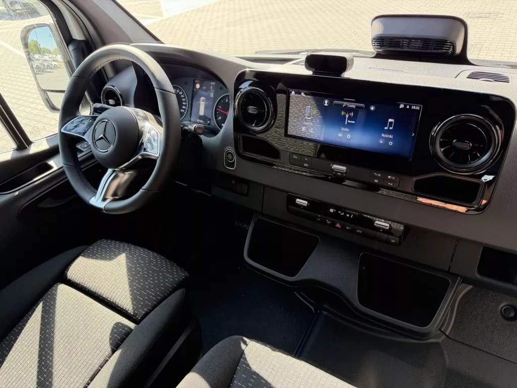 MERCEDES-BENZ Sprinter 319 CDI Lang 9G-TRONIC 4x4-image-4