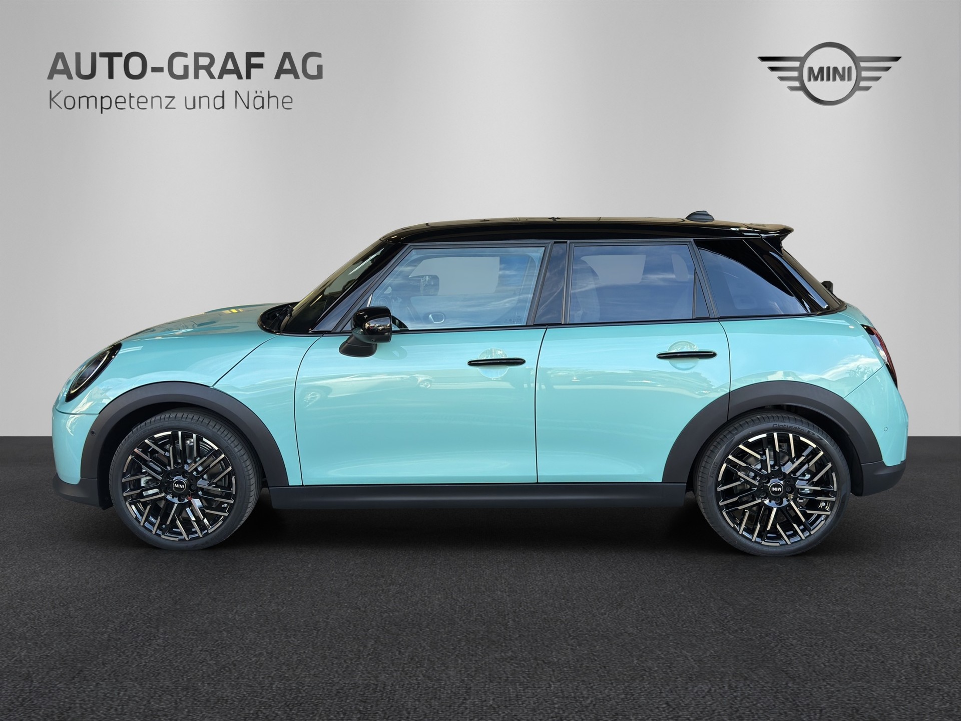 MINI Cooper S DKG-showroom-element-1