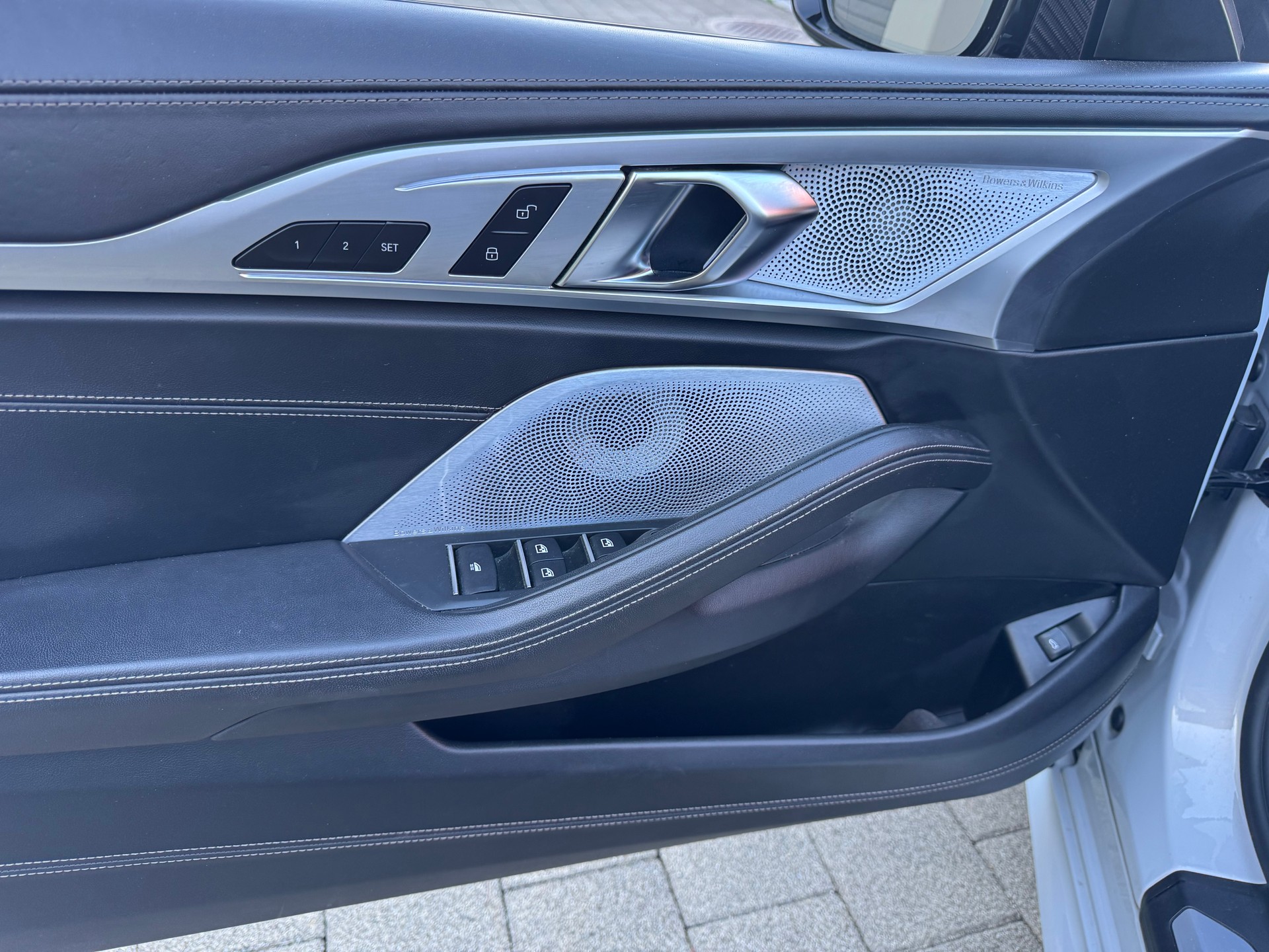 BMW M850i xDrive-image-12