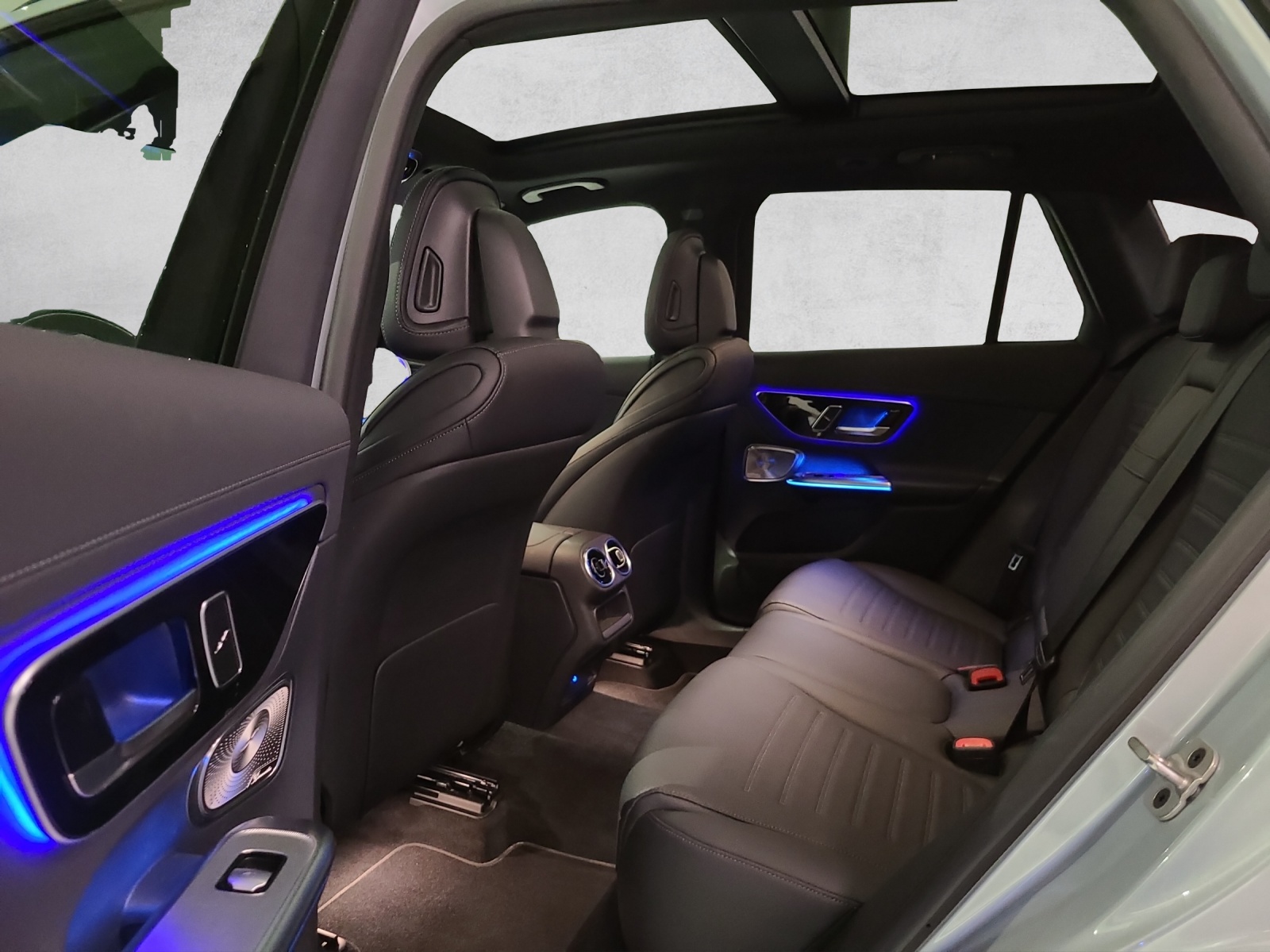 MERCEDES-BENZ GLC 200 AMG Line 4M X254-image-2