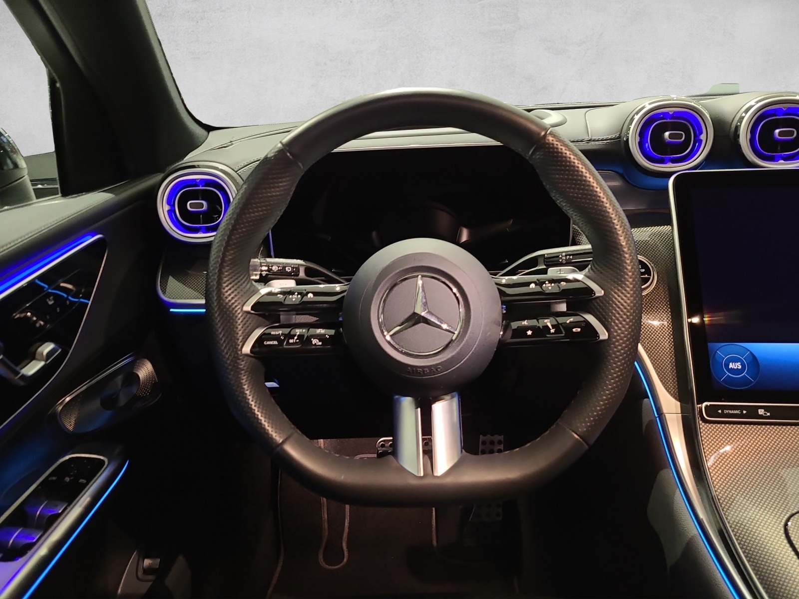 MERCEDES-BENZ GLC 200 AMG Line 4M X254-image-4