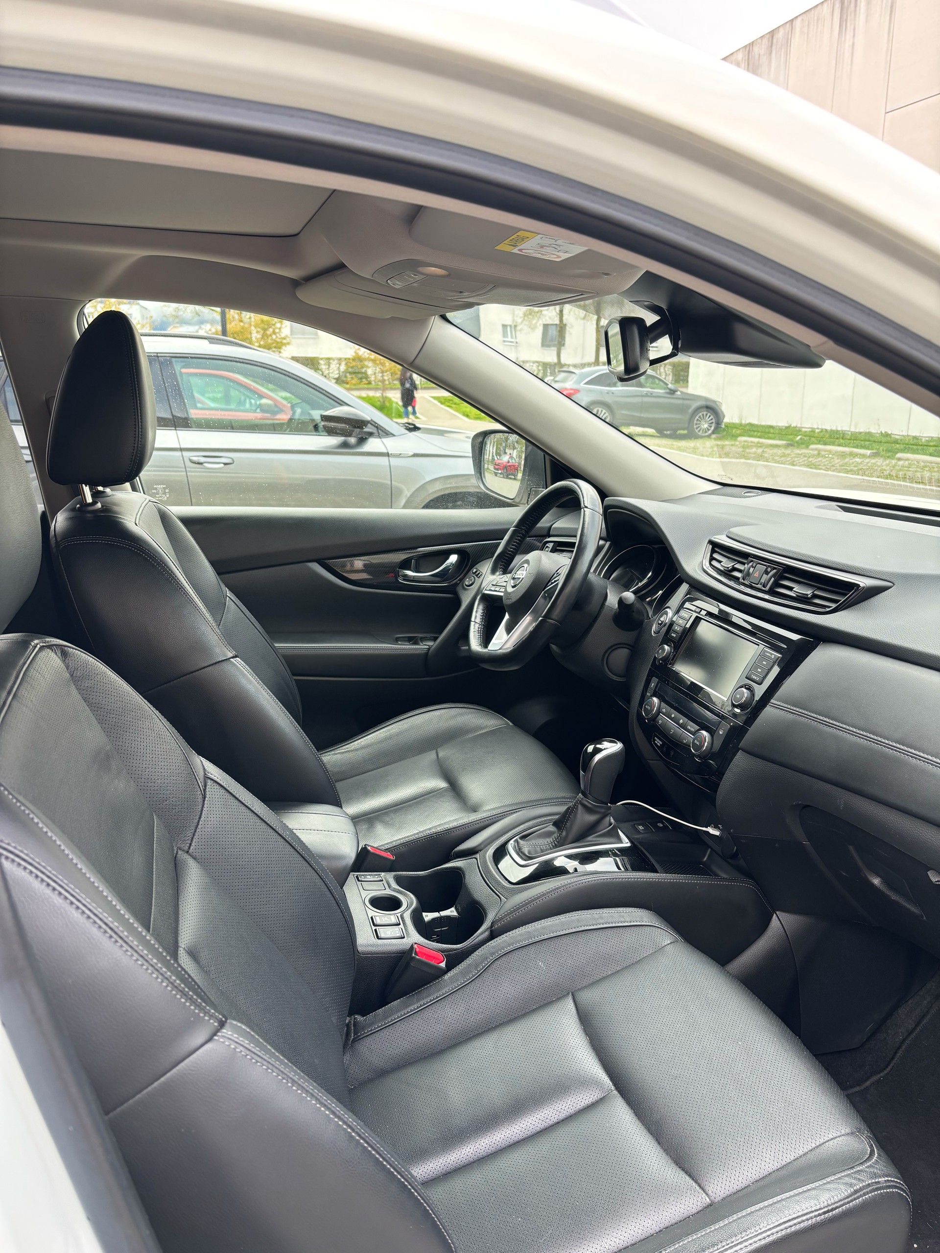 NISSAN 1.3 DIG-T Tekna-image-2
