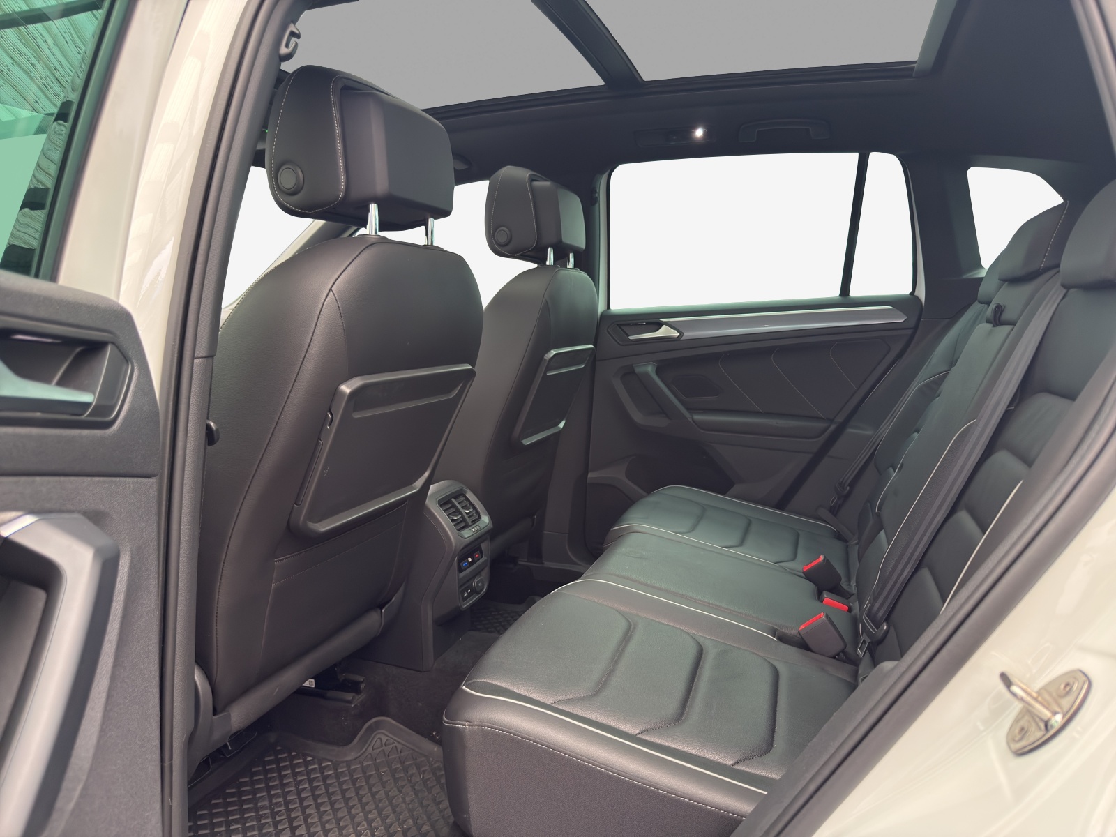 VW Tiguan 2.0TSI Highline 4Motion DSG-image-11