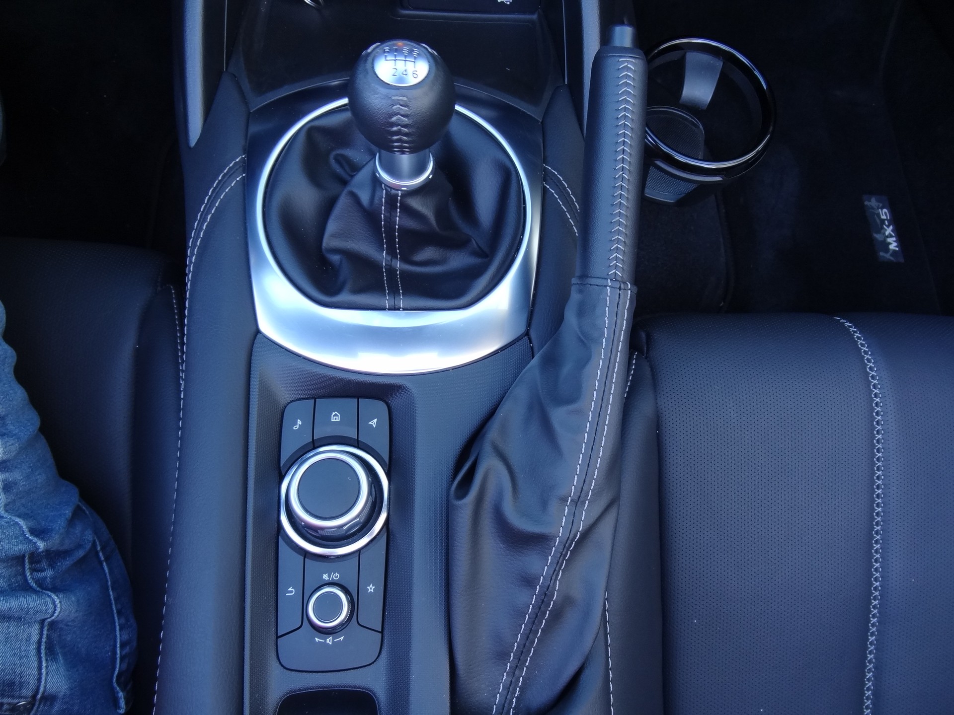 MAZDA MX-5 Skyactiv-G 132 Exclusive-line-image-18