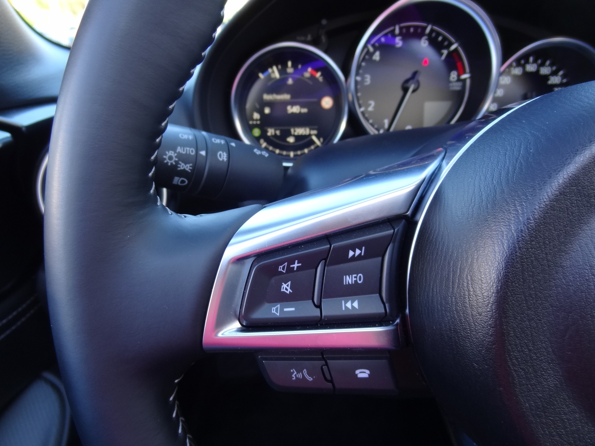 MAZDA MX-5 Skyactiv-G 132 Exclusive-line-image-19
