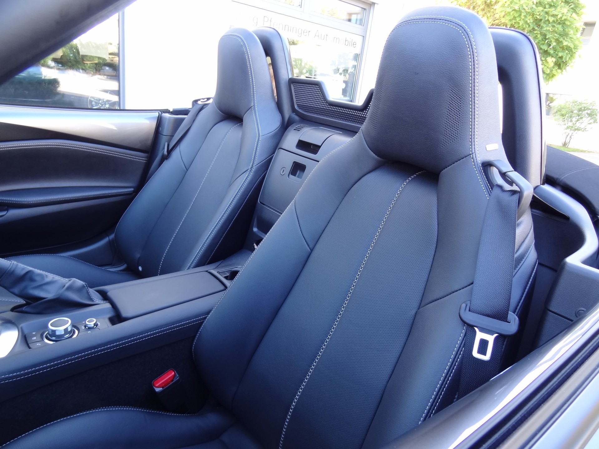 MAZDA MX-5 Skyactiv-G 132 Exclusive-line-image-10