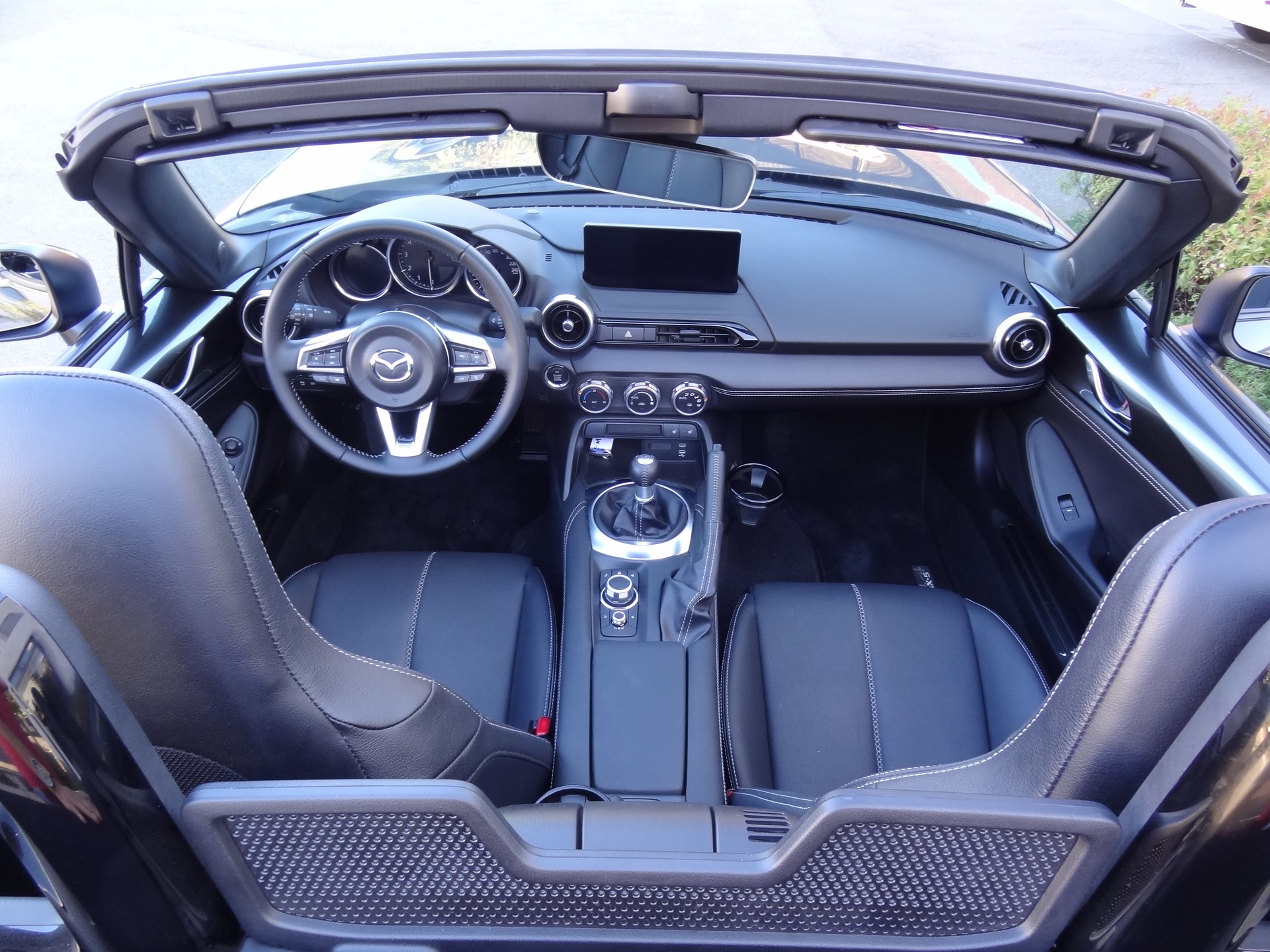 MAZDA MX-5 Skyactiv-G 132 Exclusive-line-image-9