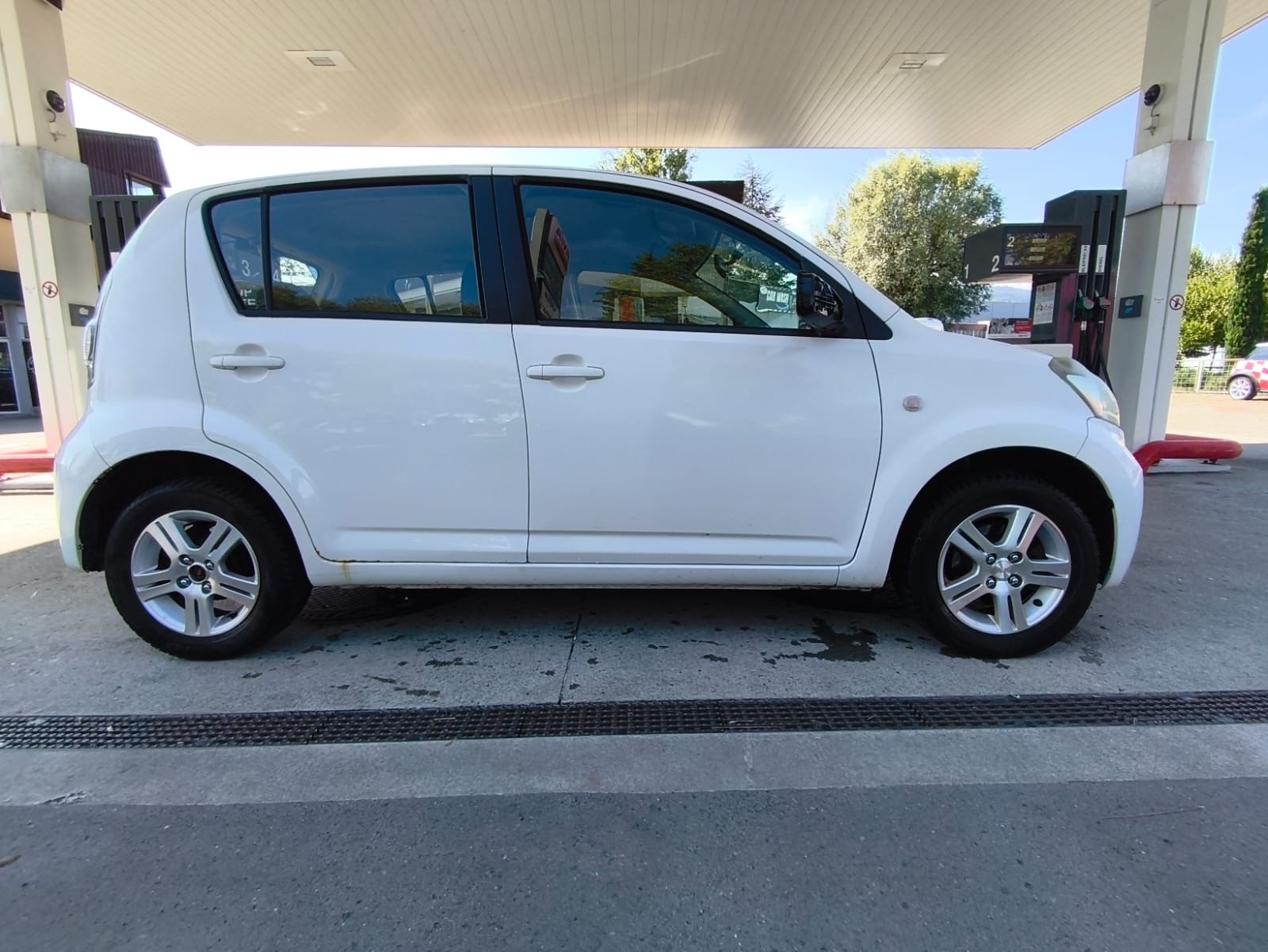 DAIHATSU Sirion 1.3 eco-4WD-image-7
