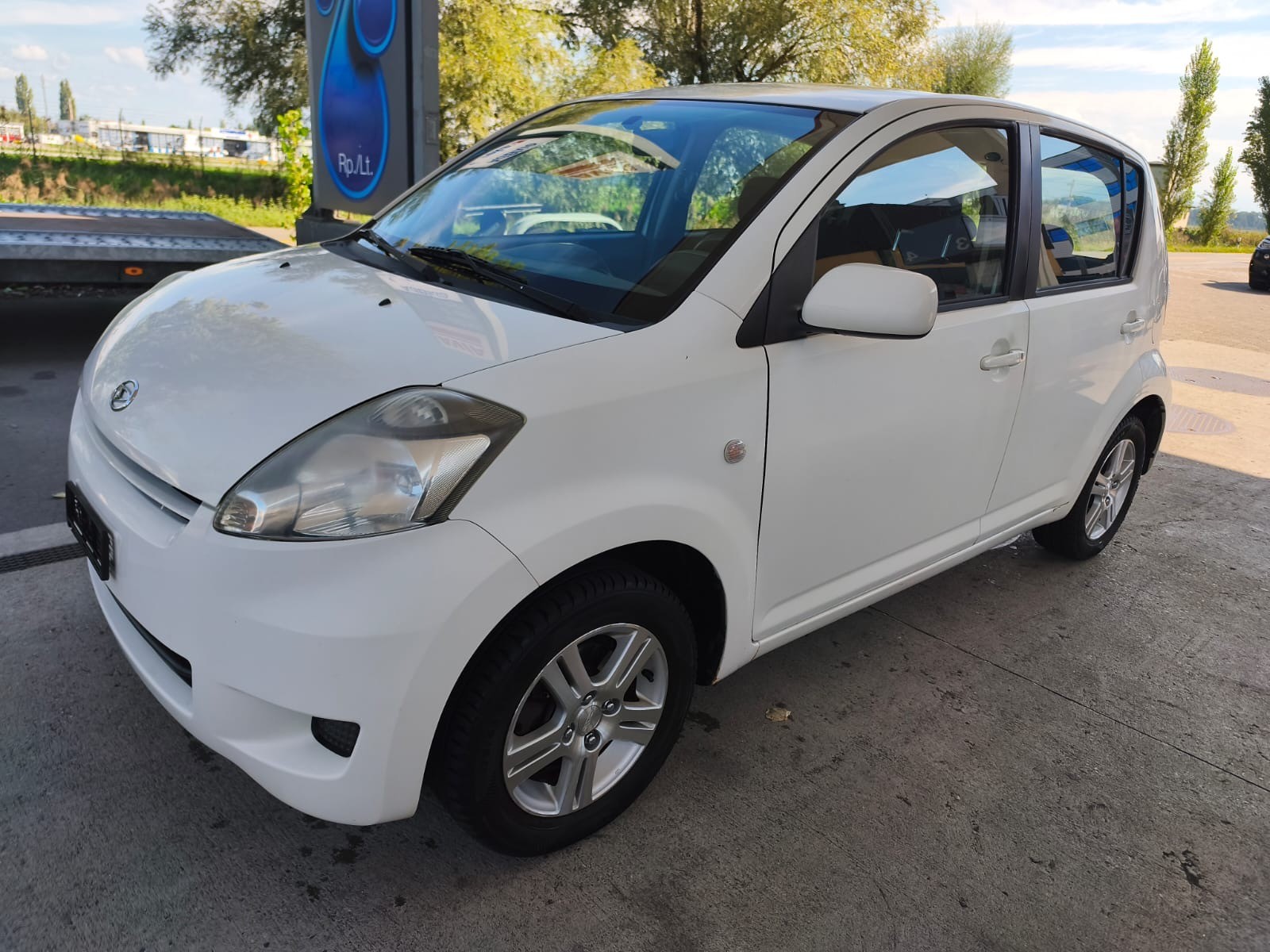 DAIHATSU Sirion 1.3 eco-4WD-image-1