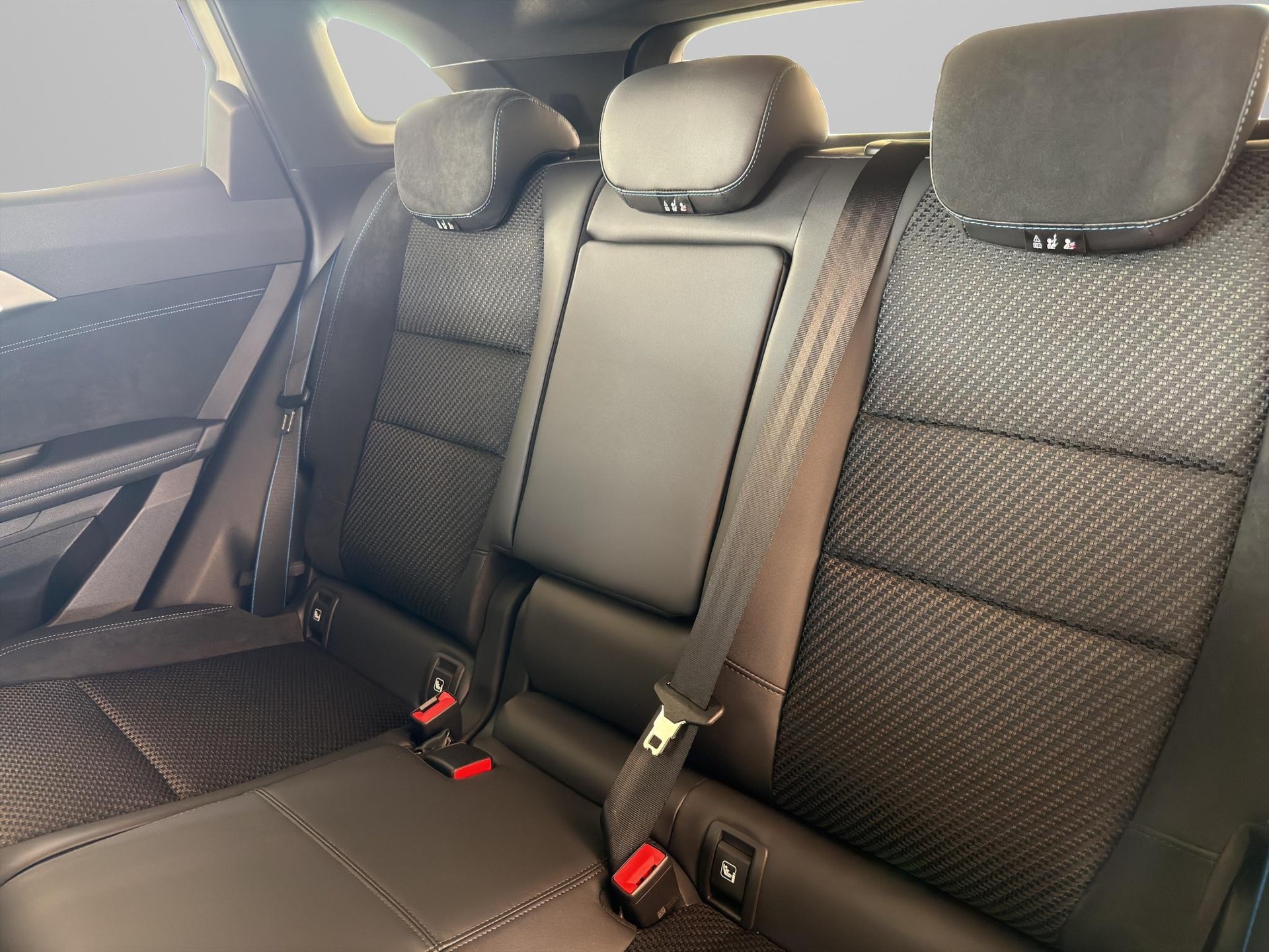 RENAULT Austral 1.2 E-Tech esprit Alpine-image-11