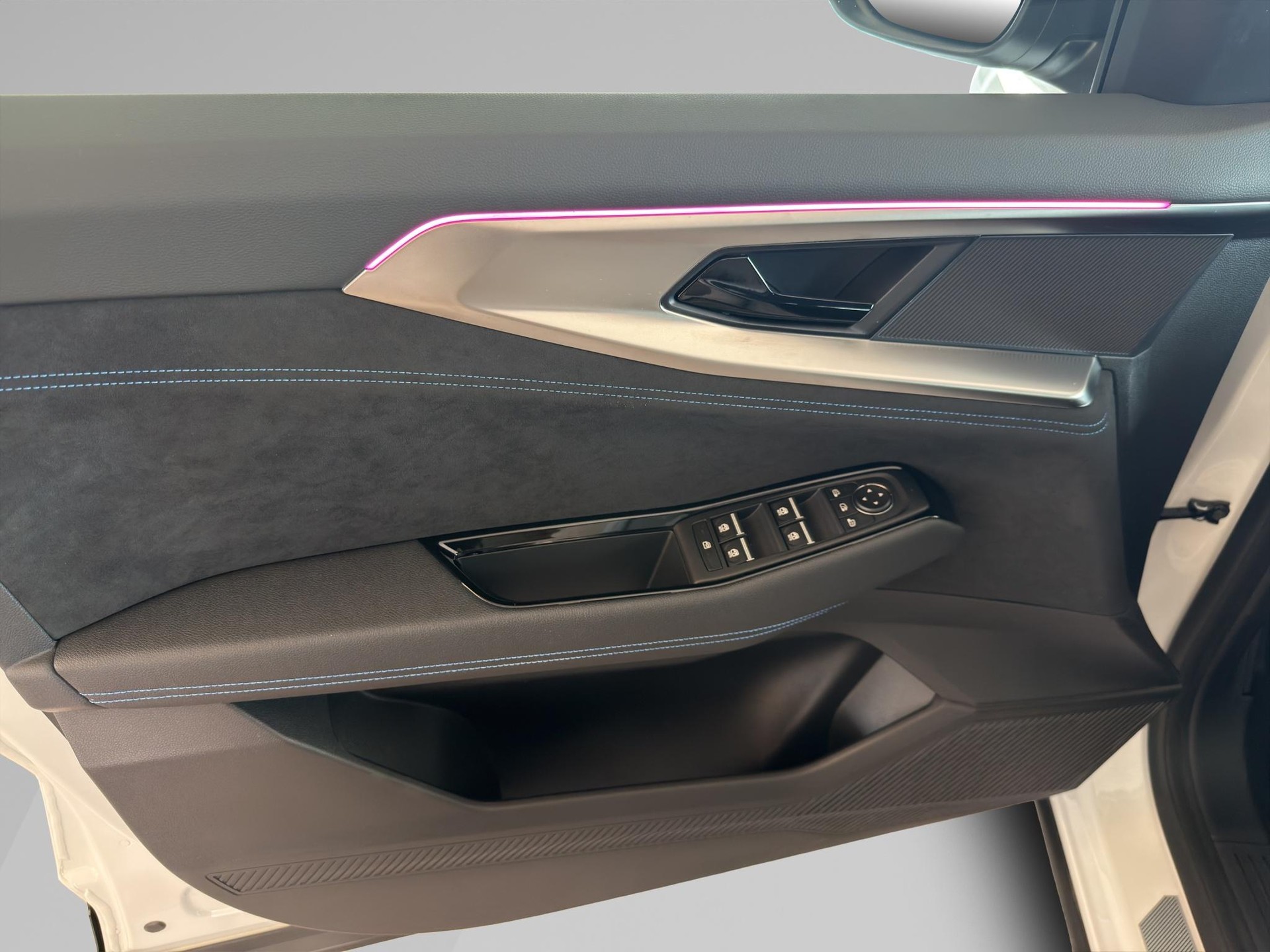 RENAULT Austral 1.2 E-Tech esprit Alpine-image-17