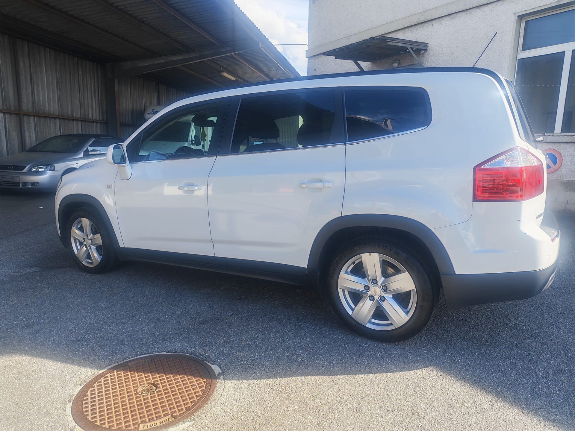 CHEVROLET Orlando 2.0 VCDi LT Automatic-image-2