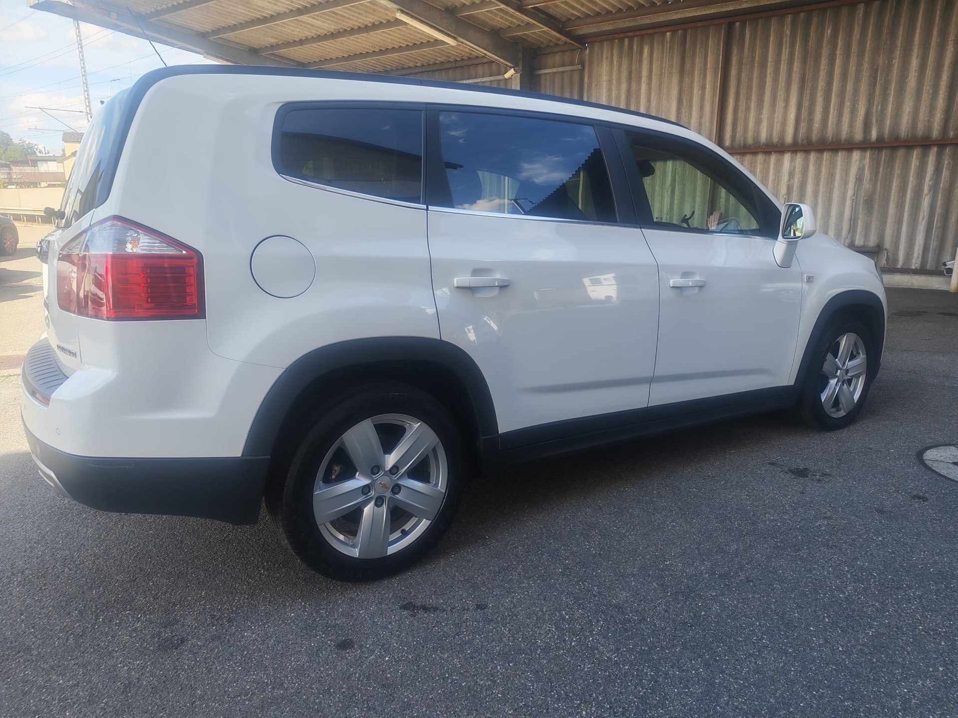 CHEVROLET Orlando 2.0 VCDi LT Automatic-image-3
