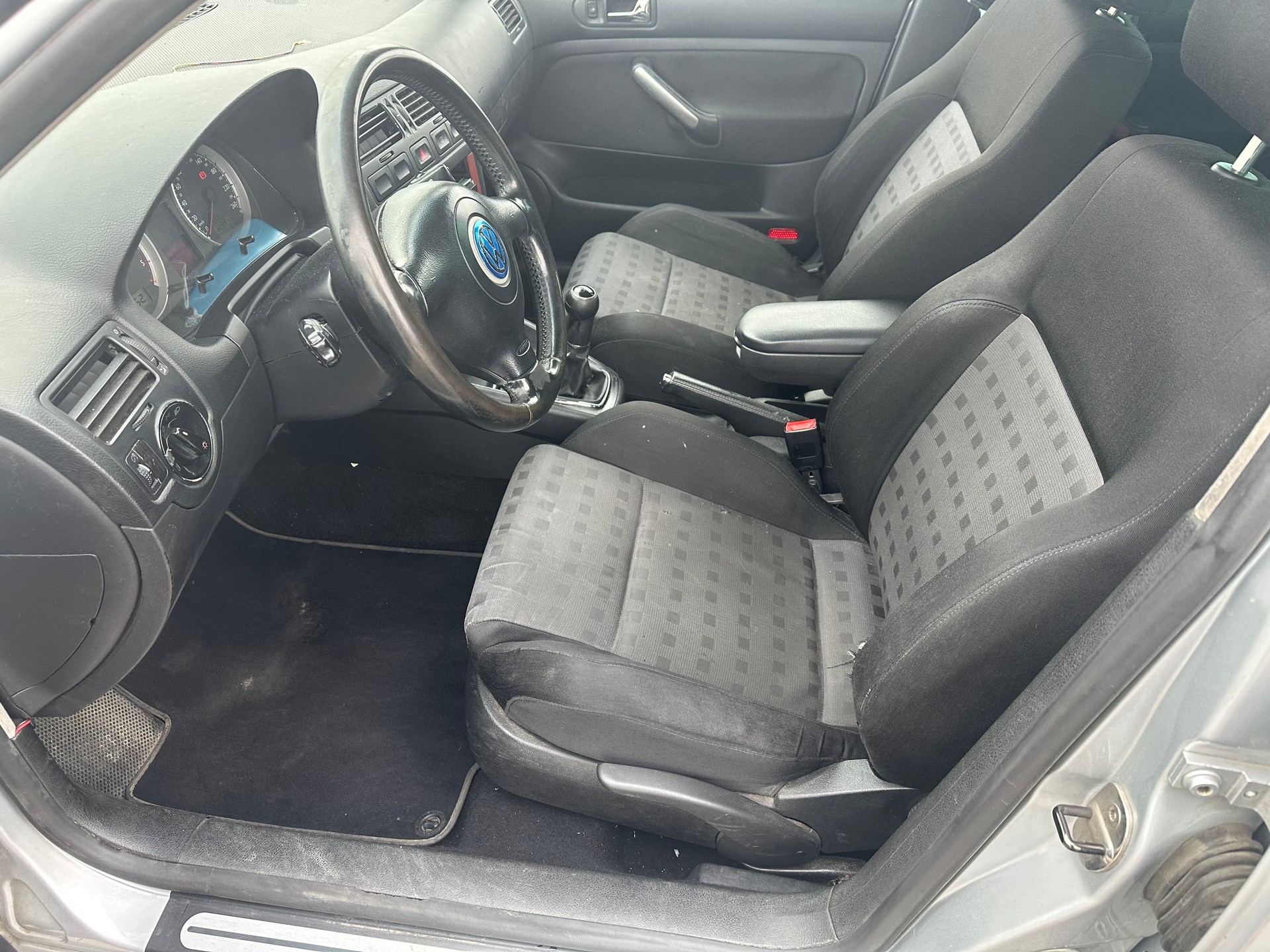 VW Golf Variant 1.9 TDI PD Atlantic-image-9