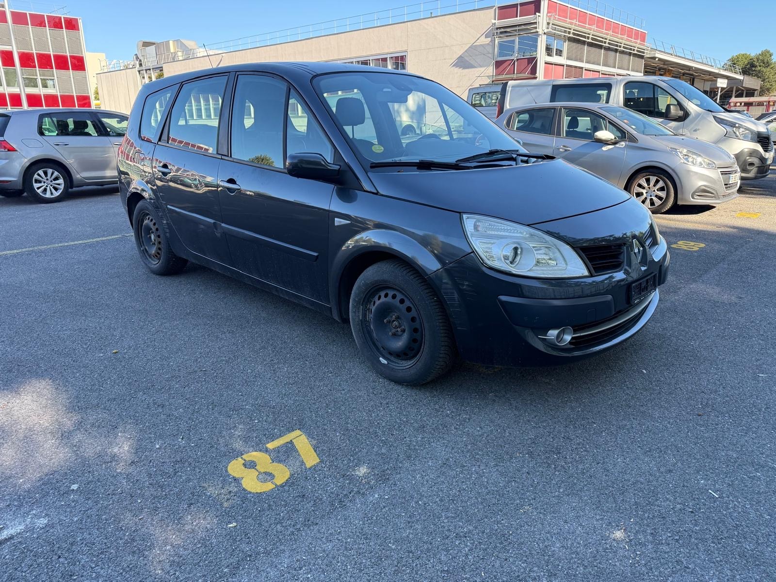 RENAULT Grand Scénic 2.0 16V Dynamique-image-2