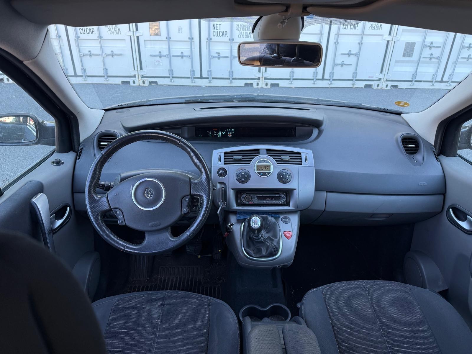 RENAULT Grand Scénic 2.0 16V Dynamique-image-8