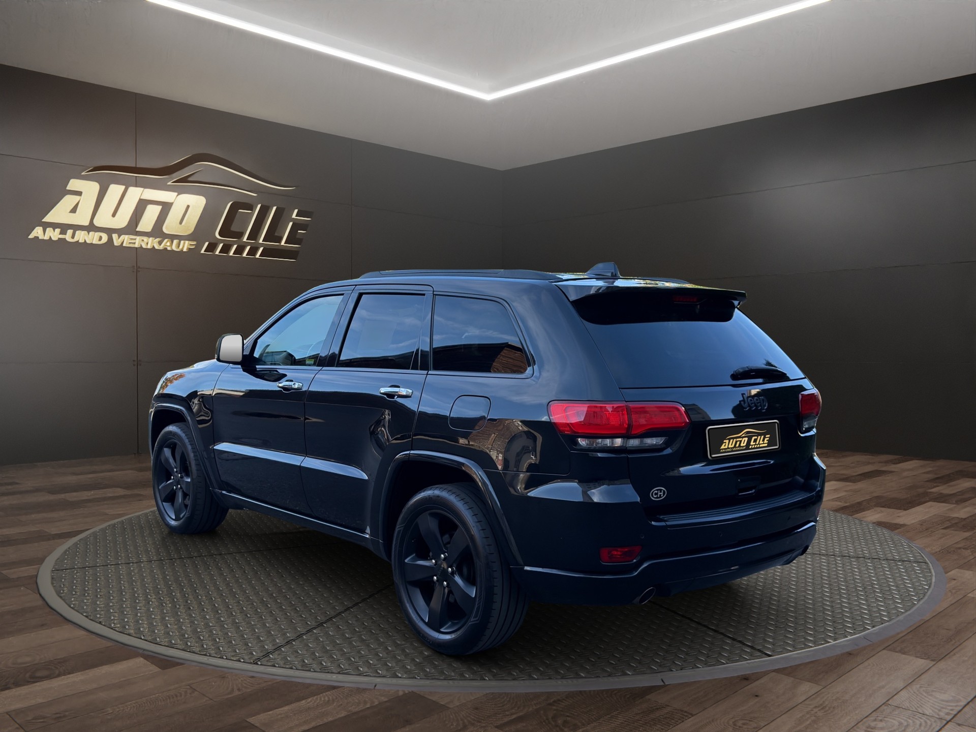 JEEP Grand Cherokee 3.0 CRD Overland Automatic-image-5