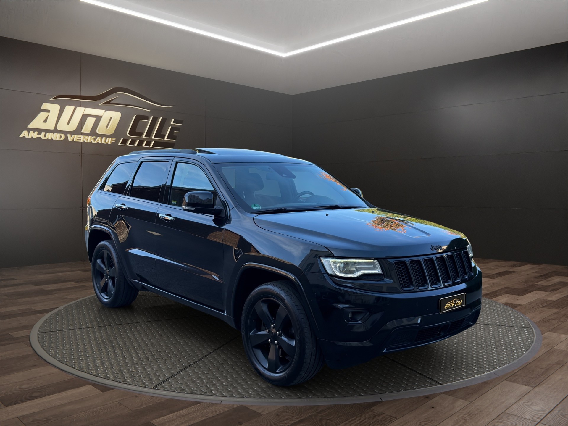 JEEP Grand Cherokee 3.0 CRD Overland Automatic-image-2