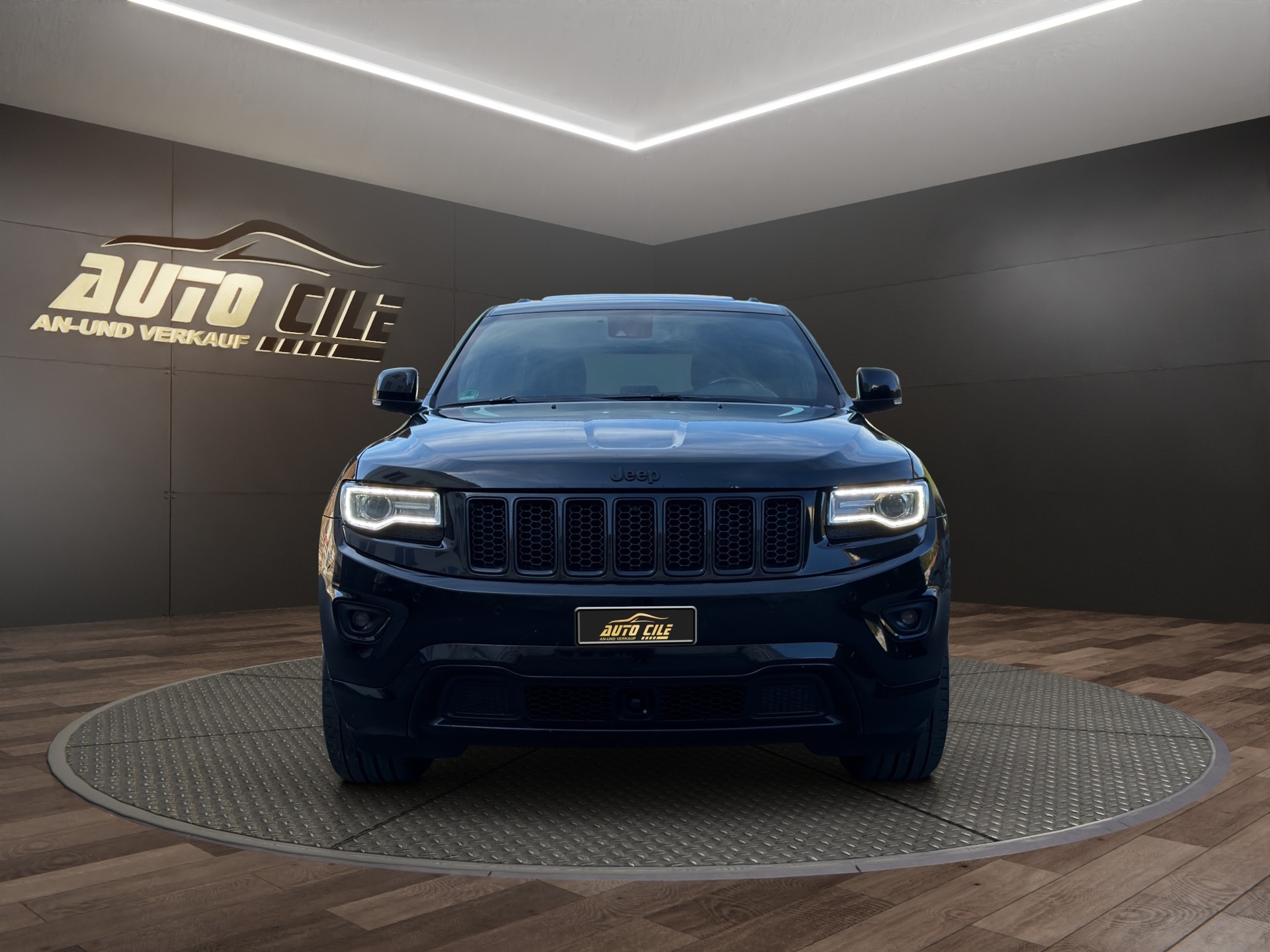JEEP Grand Cherokee 3.0 CRD Overland Automatic-image-1