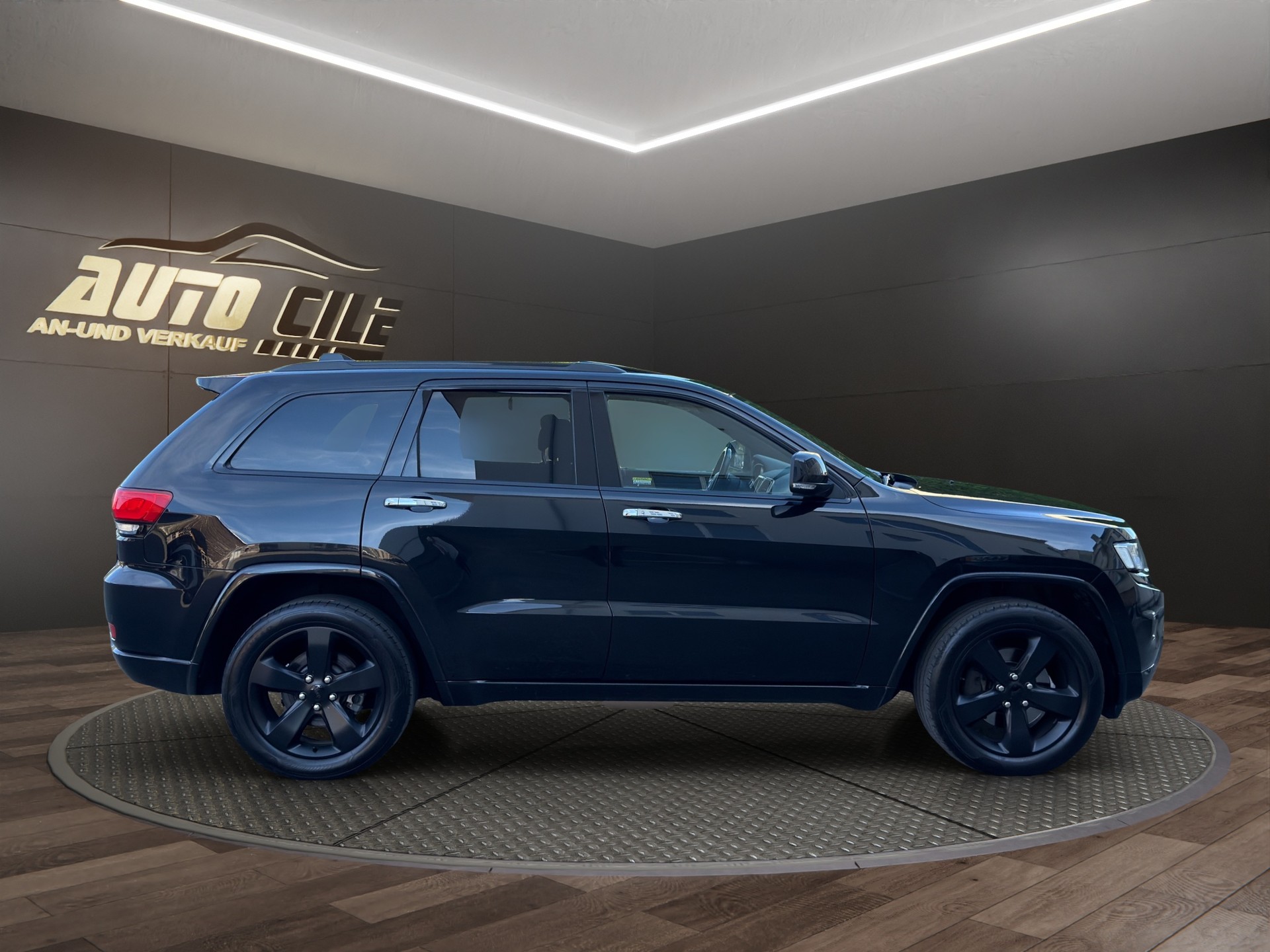 JEEP Grand Cherokee 3.0 CRD Overland Automatic-image-4