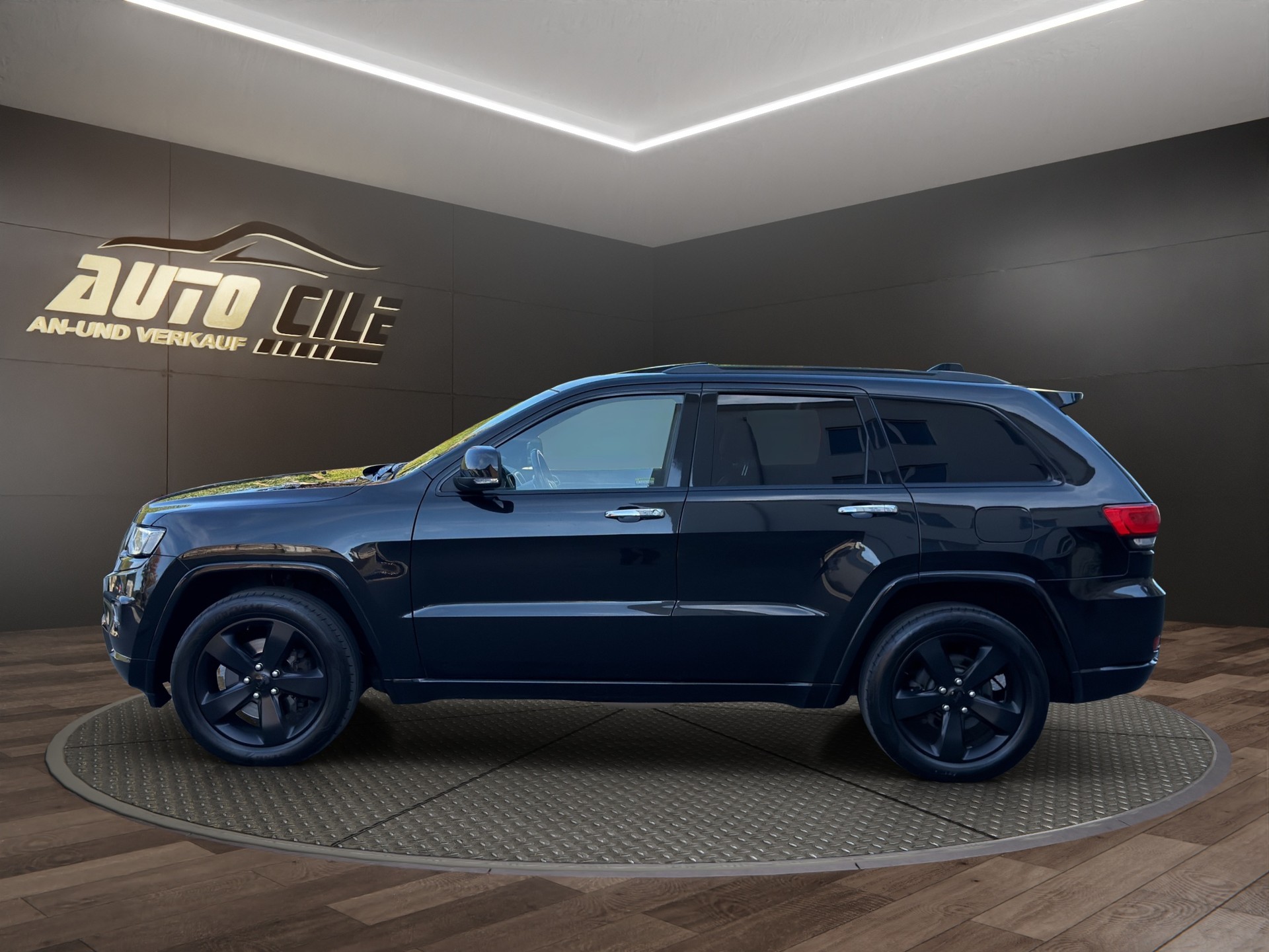 JEEP Grand Cherokee 3.0 CRD Overland Automatic-image-3