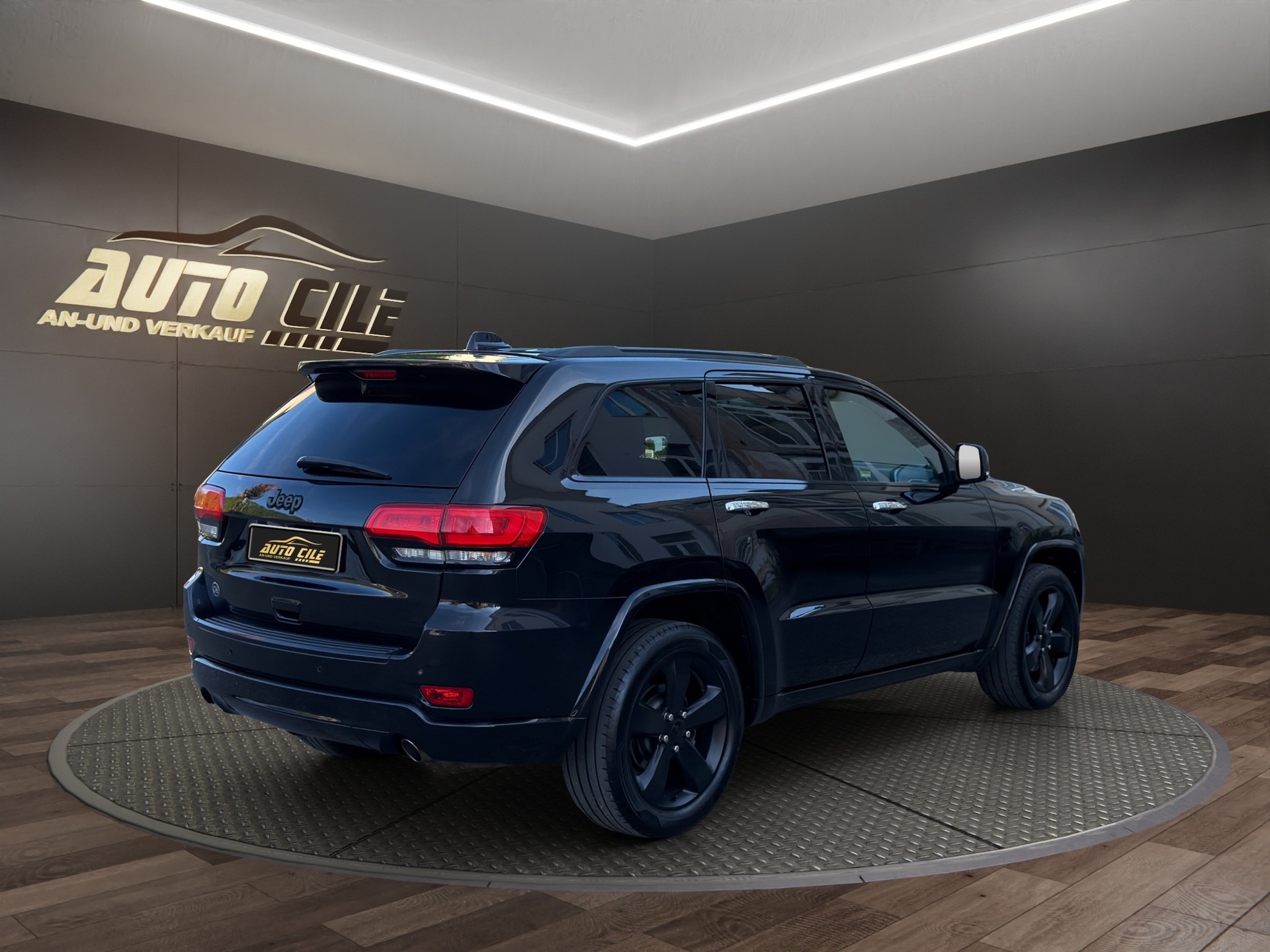 JEEP Grand Cherokee 3.0 CRD Overland Automatic-image-7