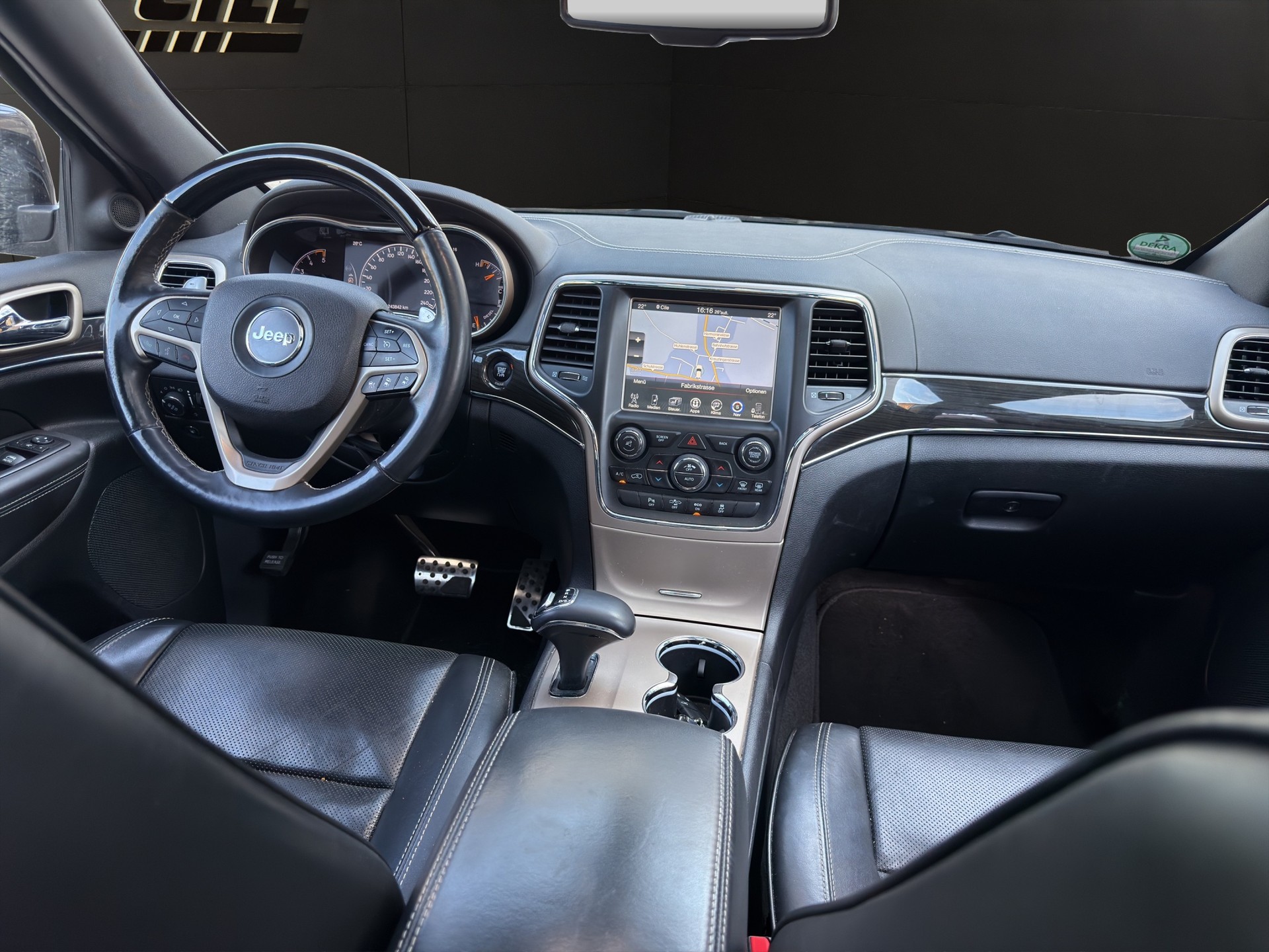 JEEP Grand Cherokee 3.0 CRD Overland Automatic-image-11