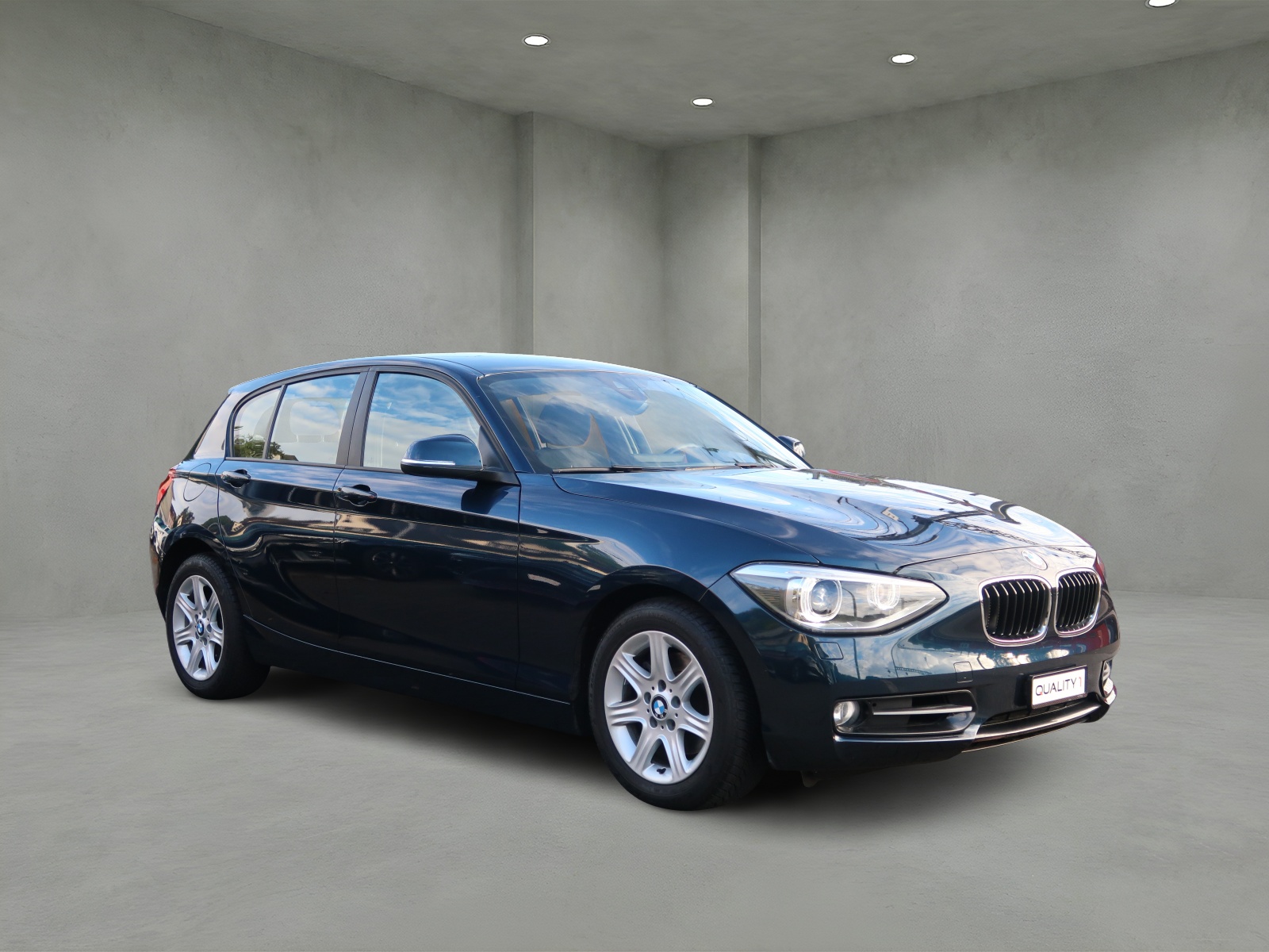 BMW 118i Sport Line Steptronic-image-2