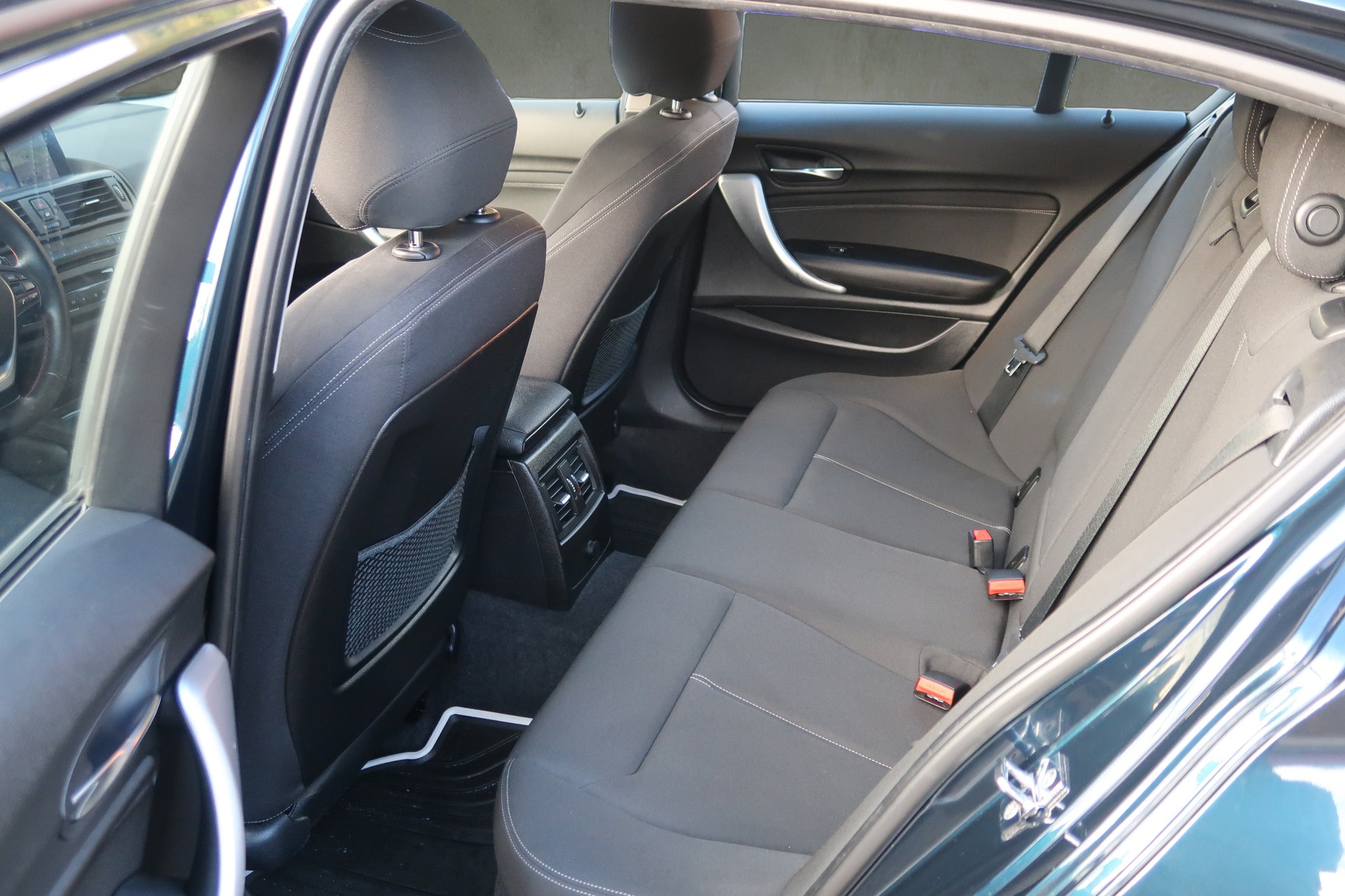 BMW 118i Sport Line Steptronic-image-9