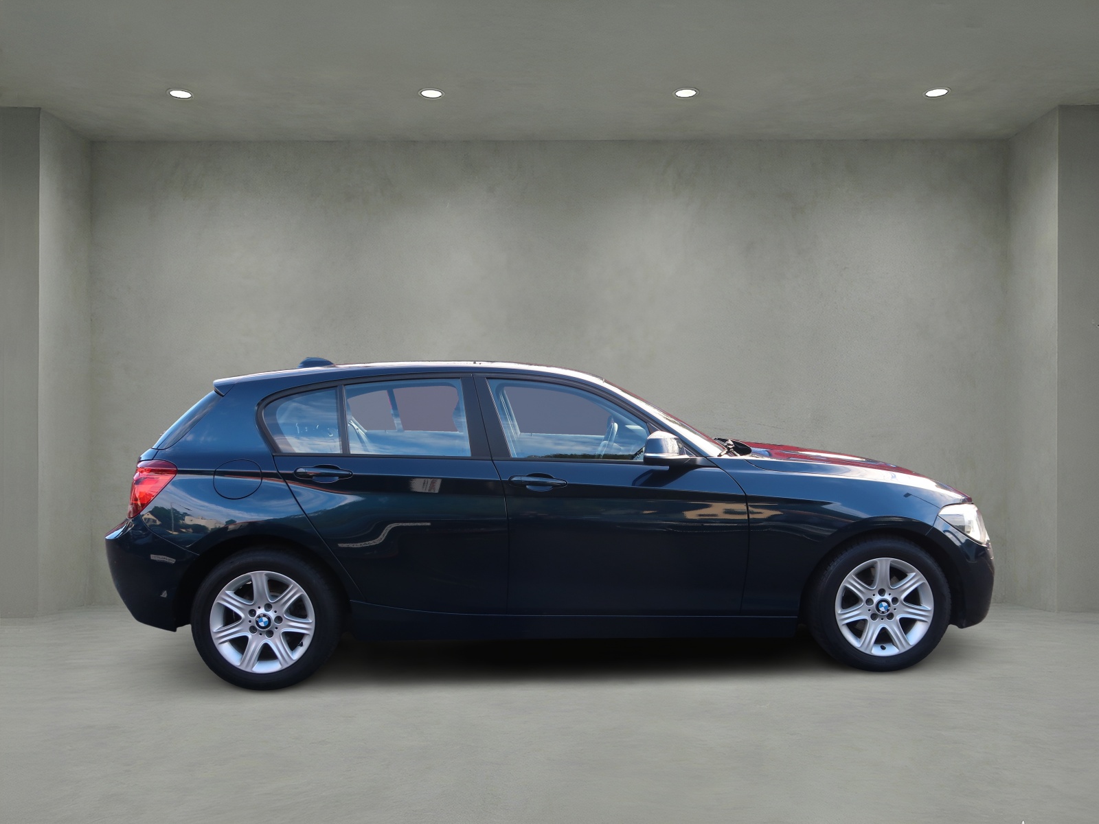 BMW 118i Sport Line Steptronic-image-3