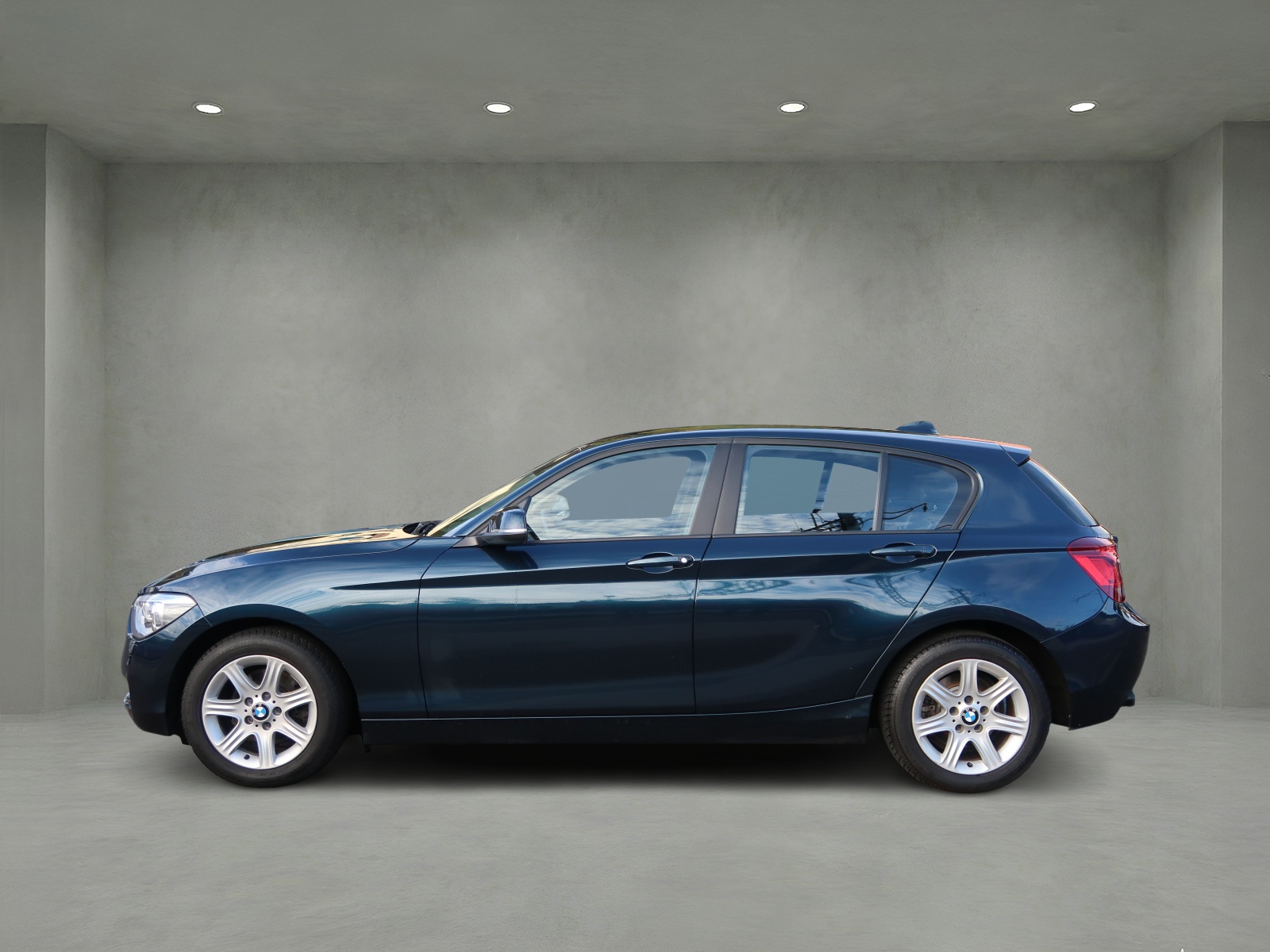 BMW 118i Sport Line Steptronic-image-7