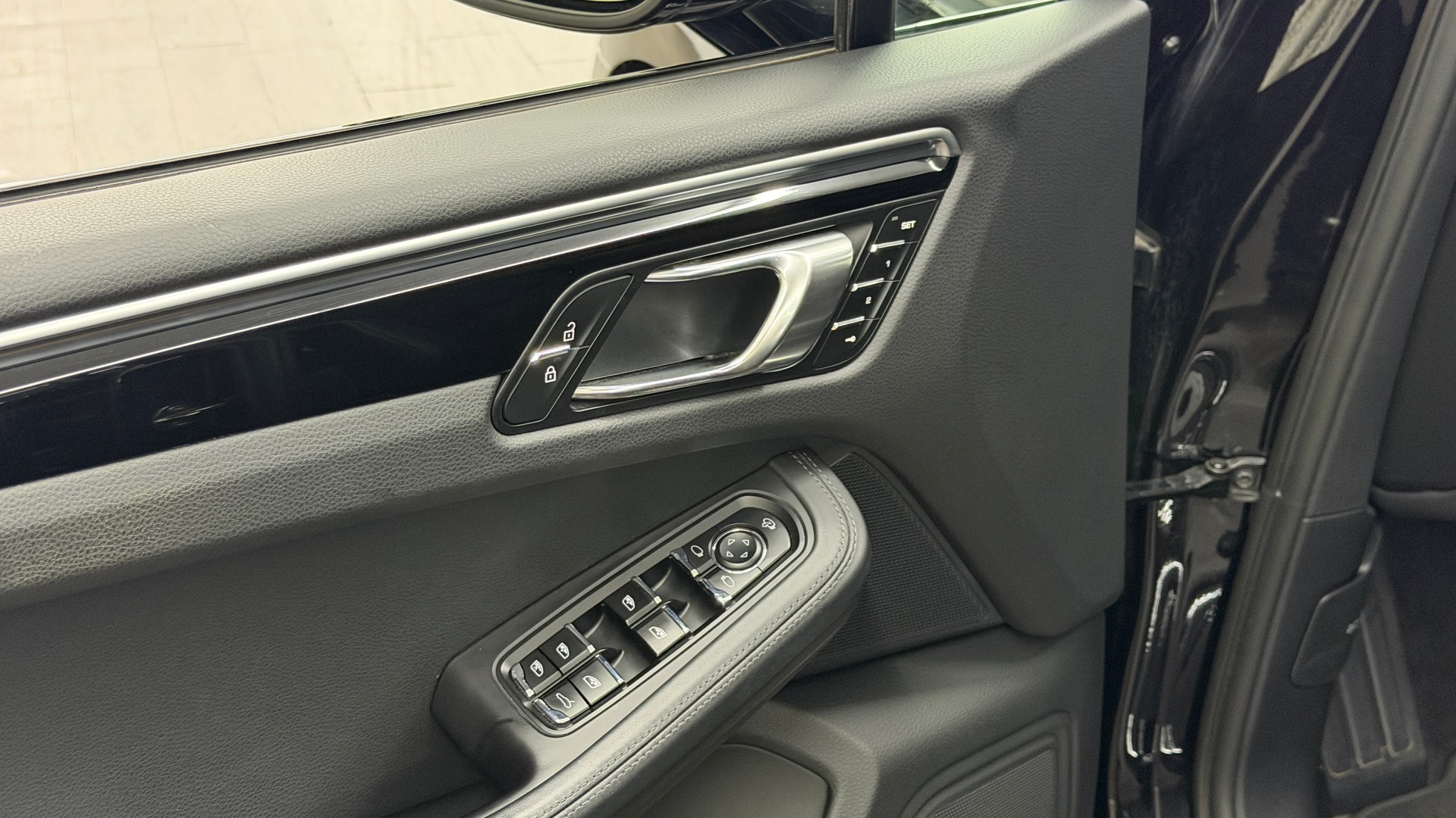 PORSCHE Macan S PDK-image-15